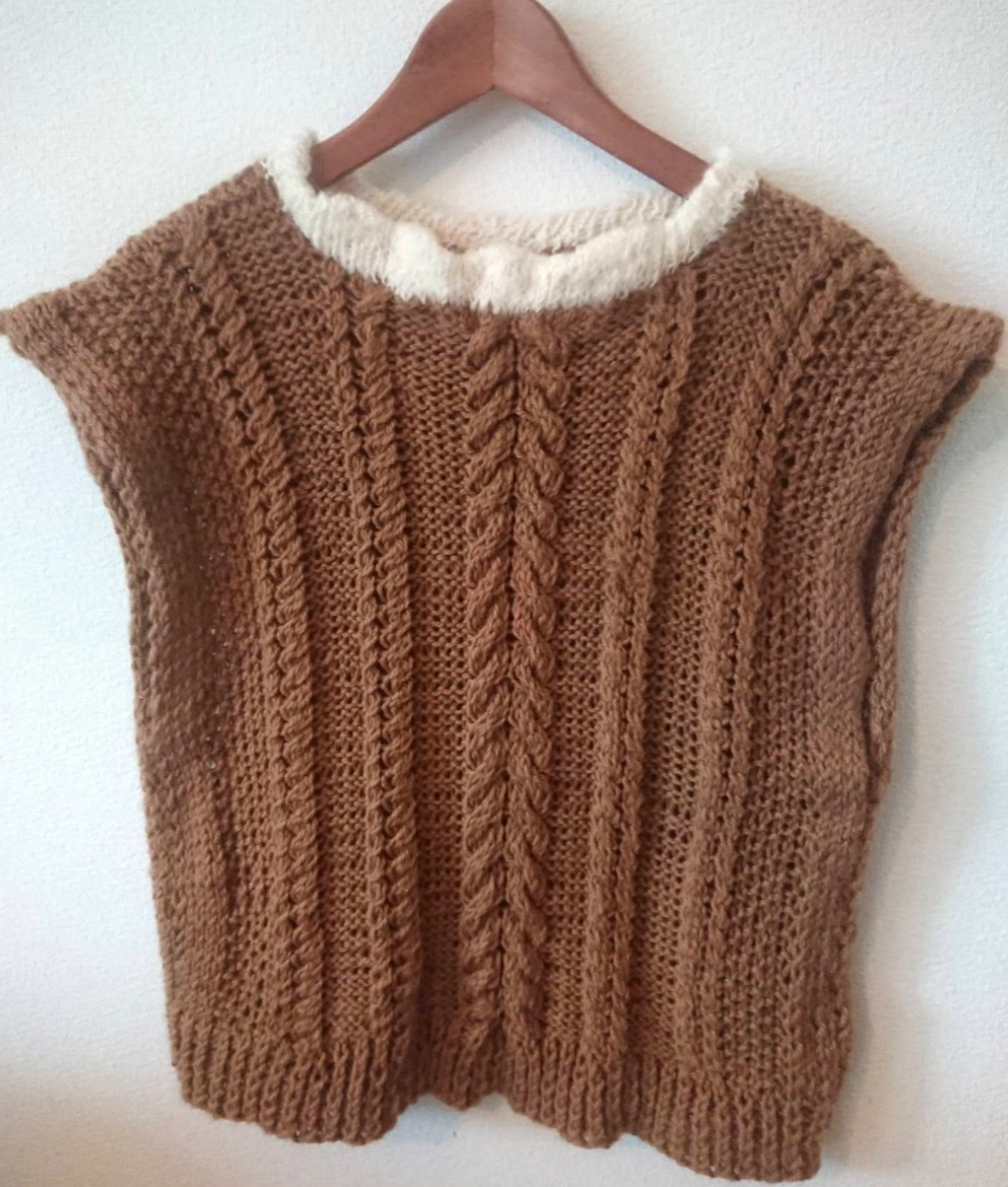 【即納冬物】ウール100%手編みアラン模様ニットベスト/茶白バイカラー/M～L～LL(オーバーサイズ)/日本製