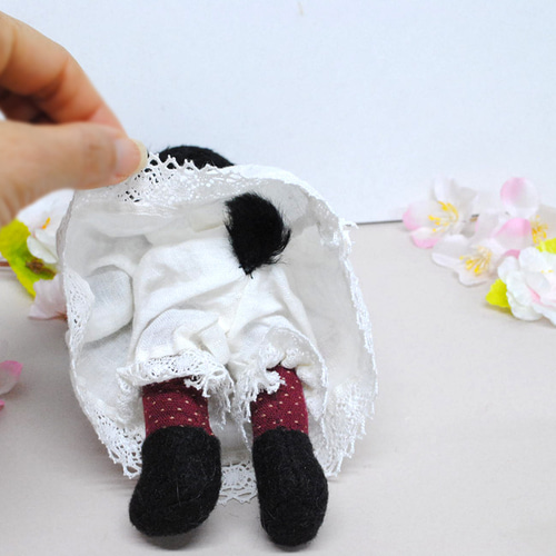 黒猫ちゃん-フルーツづくし 18cm リネンのスカート ぬいぐるみ すずき