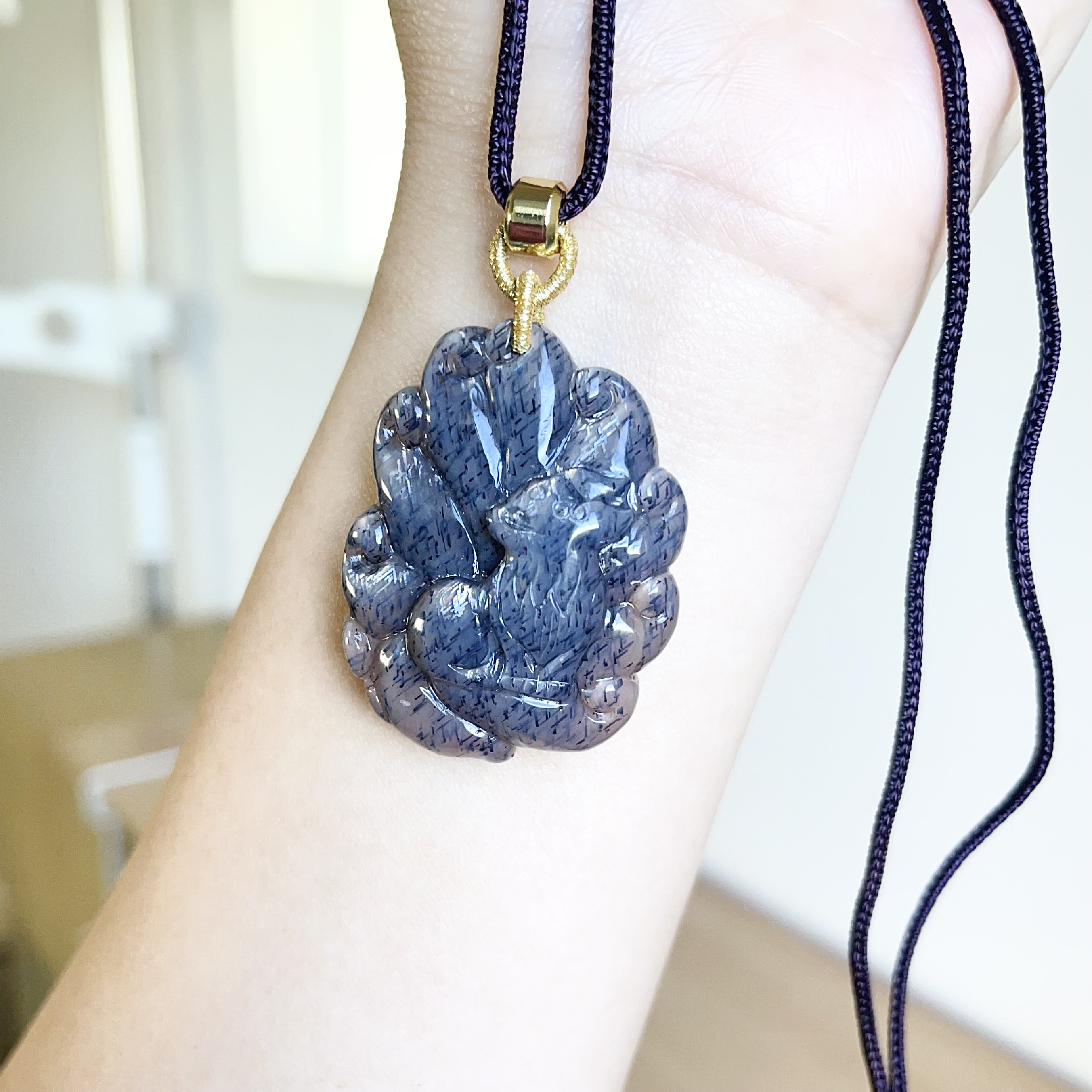 天然無処理　ブラックサンストーン 手彫り　九尾狐 九尾様