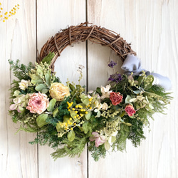 ユーカリポポラスと白いお花たちのハーフリース リース Rosa Cherry