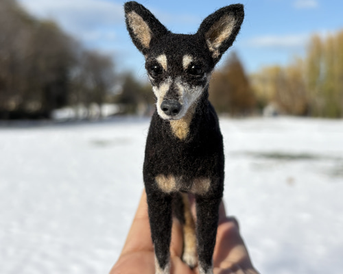 シニアの威厳】ミニピン【鼻先からお尻まで11cm】羊毛フェルト犬 羊毛