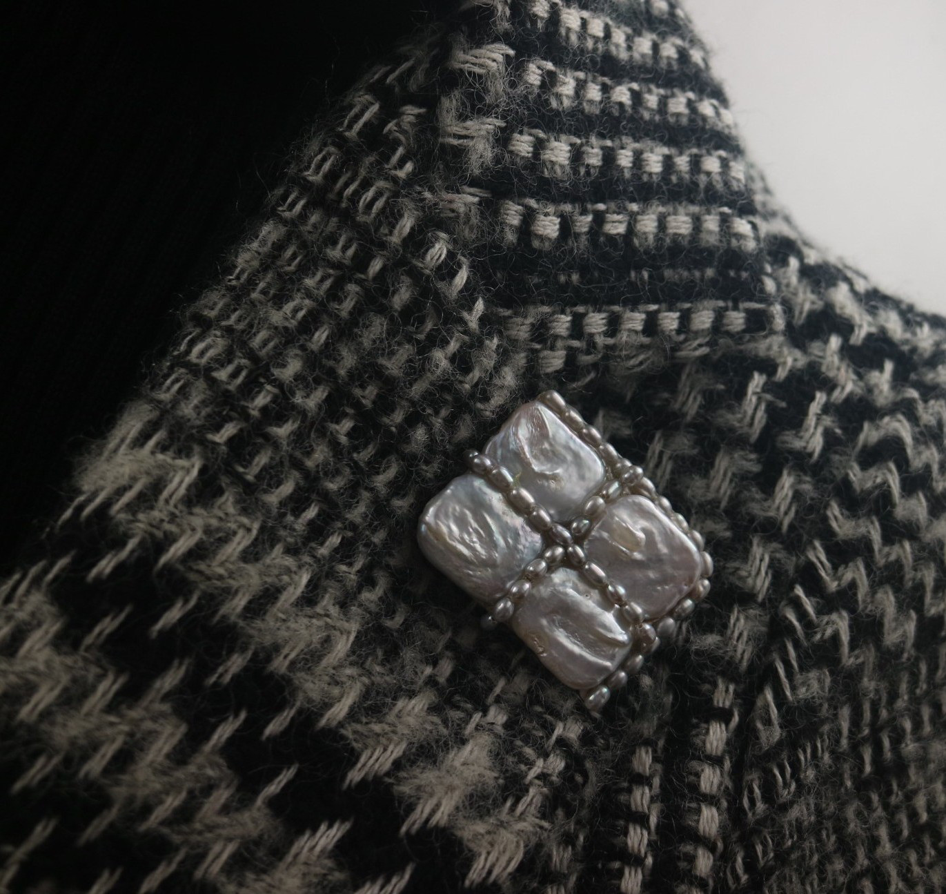 個性派アンティーク調スクエア真珠