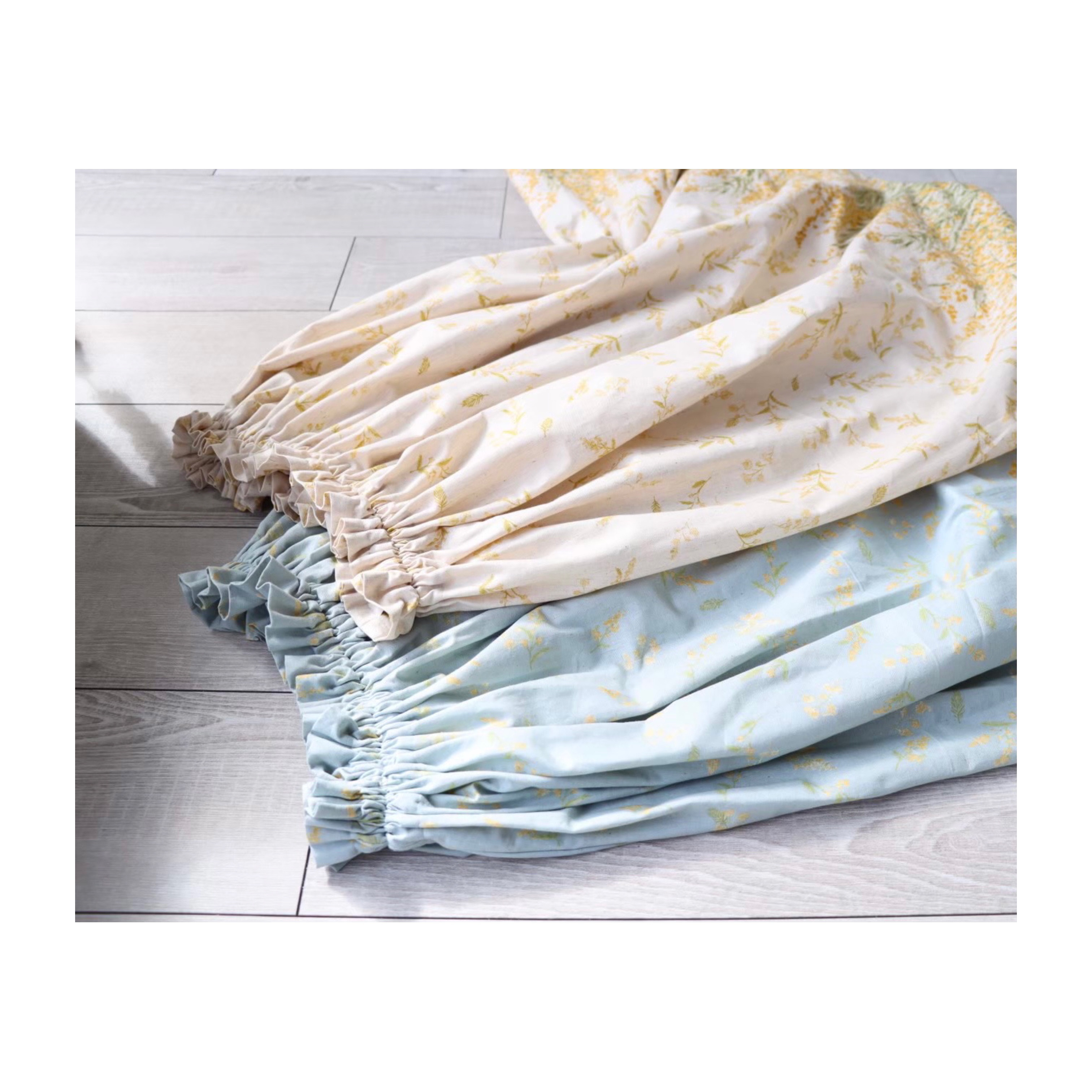 総丈90㎝／momen-t ミモザ柄／ロングギャザースカート／綿麻花柄スカート／春夏スカート／生成り