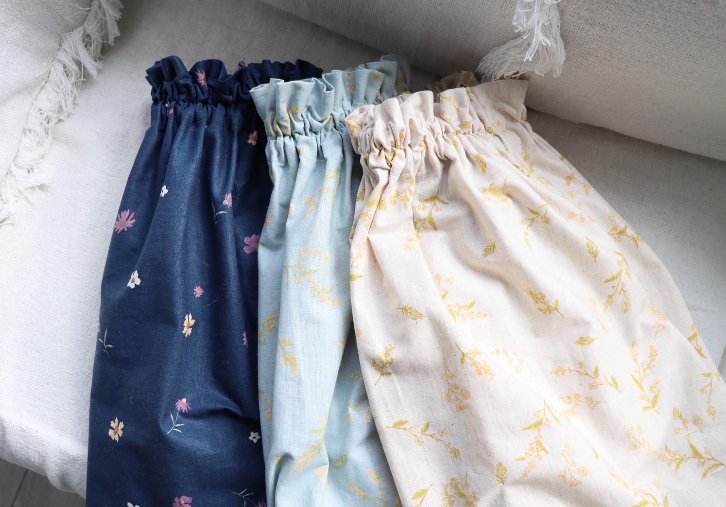 総丈90㎝／momen-t ミモザ柄／ロングギャザースカート／綿麻花柄スカート／春夏スカート／生成り