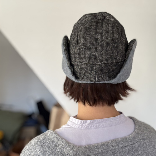 フライトキャップ/ブラック】シェットランドウールリネン(ヘリンボン