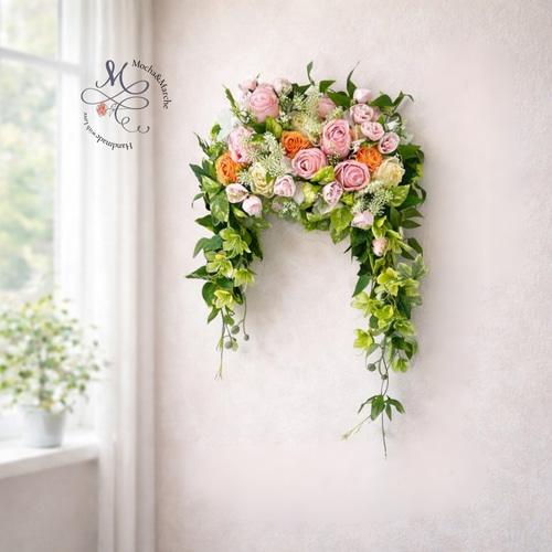 無料ラッピング】春を纏う 薔薇咲き誇るエレガントアーチリース