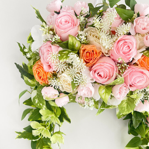 無料ラッピング】春を纏う 薔薇咲き誇るエレガントアーチリース