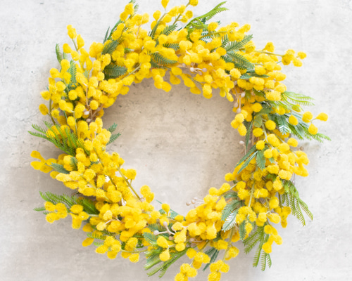 オーレアミモザの蕾とイエローのリース　春　クラスペディア　アリッサム ミモザリース 直径約24cm リース アトリエ咲 通販 20312757｜Creema