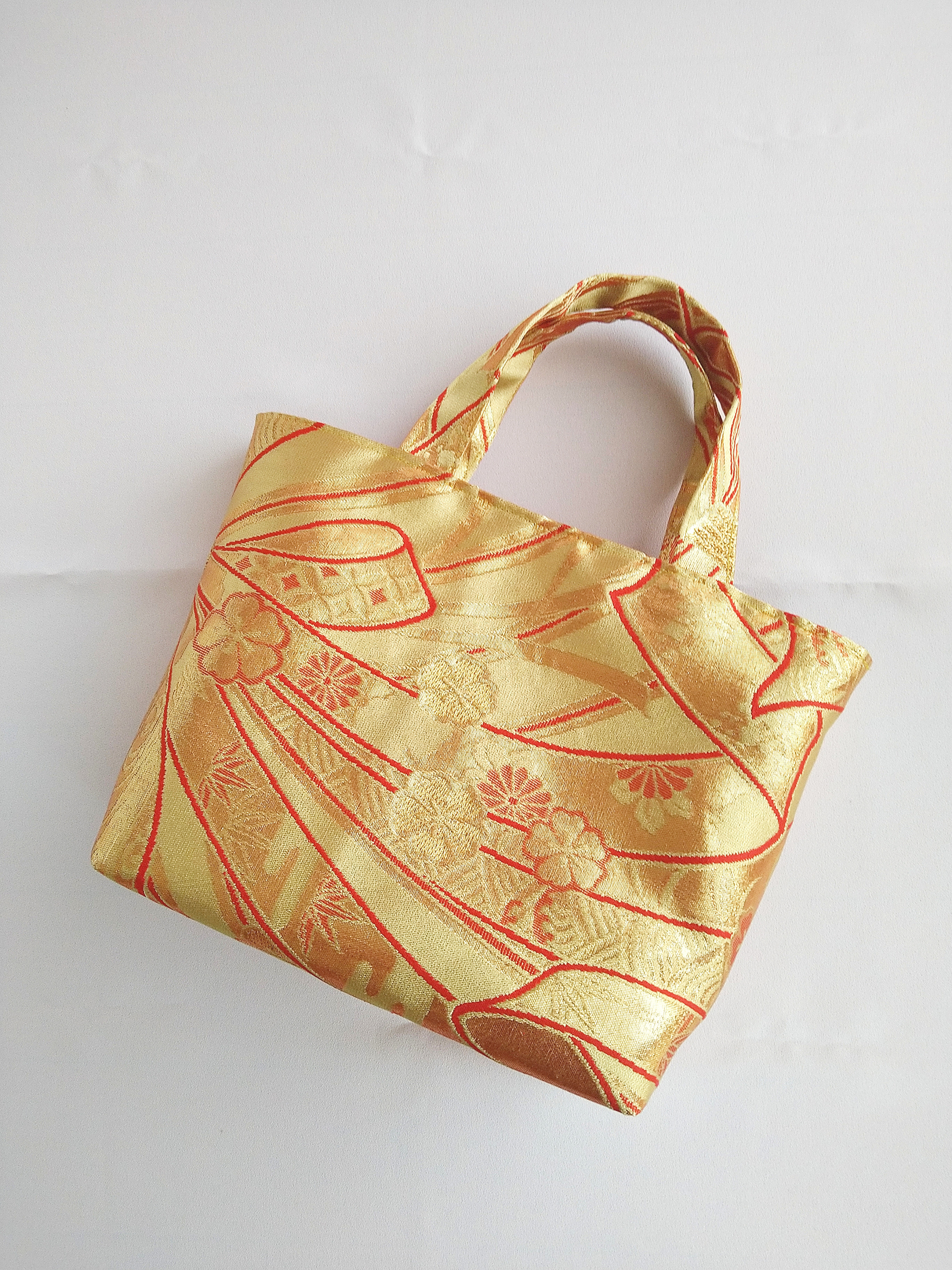 【帯リメイク トートバッグ】結婚式・入学式・卒業式・和装に◎ 正絹 金帯バッグ 仕切りポケット付き
