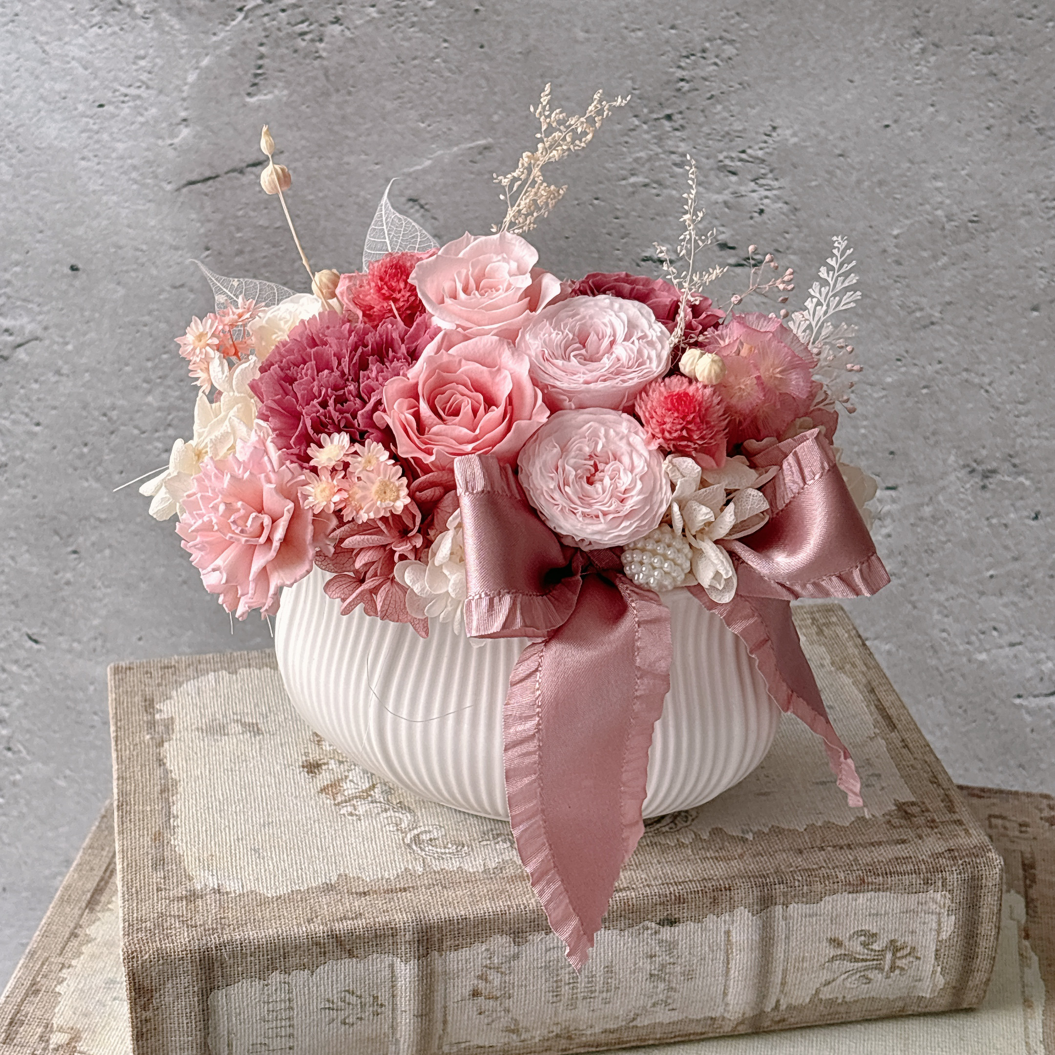 『ロゼ』クリアケース入り　プリザーブドフラワー　フラワーアレンジ