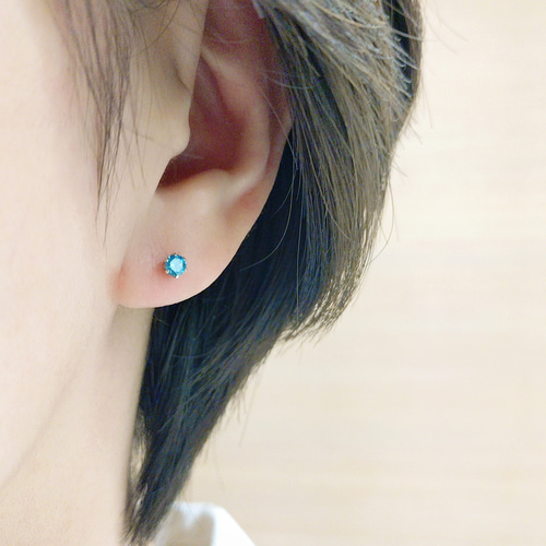 Pt900 ブルーダイヤ片耳ピアス ピアス（スタッド・一粒） ジュエリー