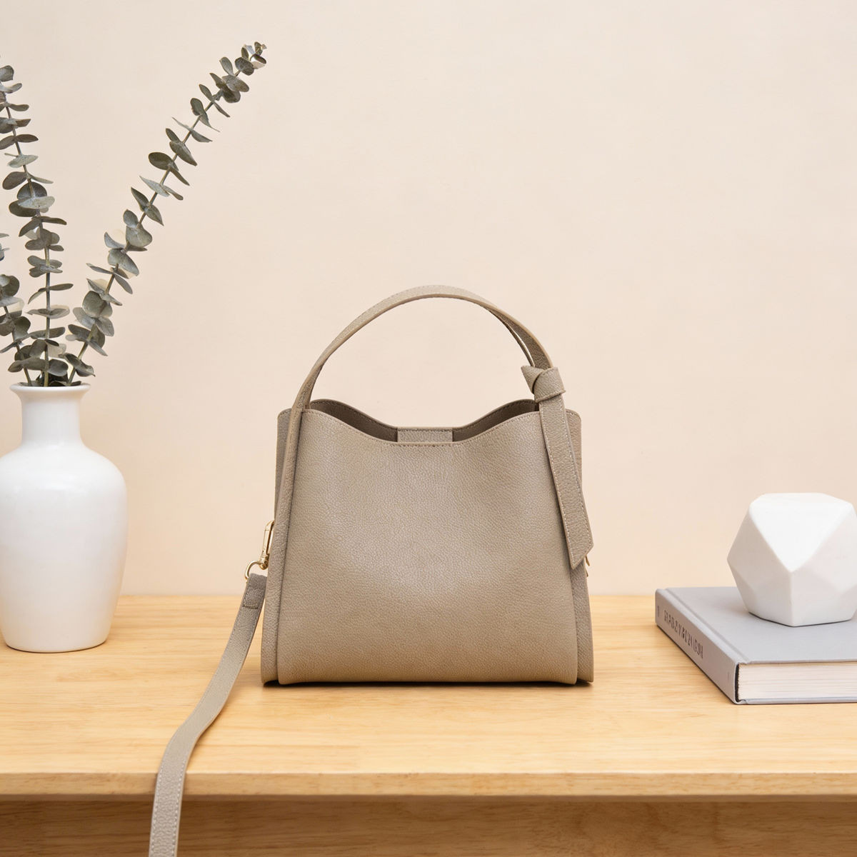 ハンドバッグ トートバッグ バッグ ショルダーバッグ レザーバッグ レザー 革　【KA008】