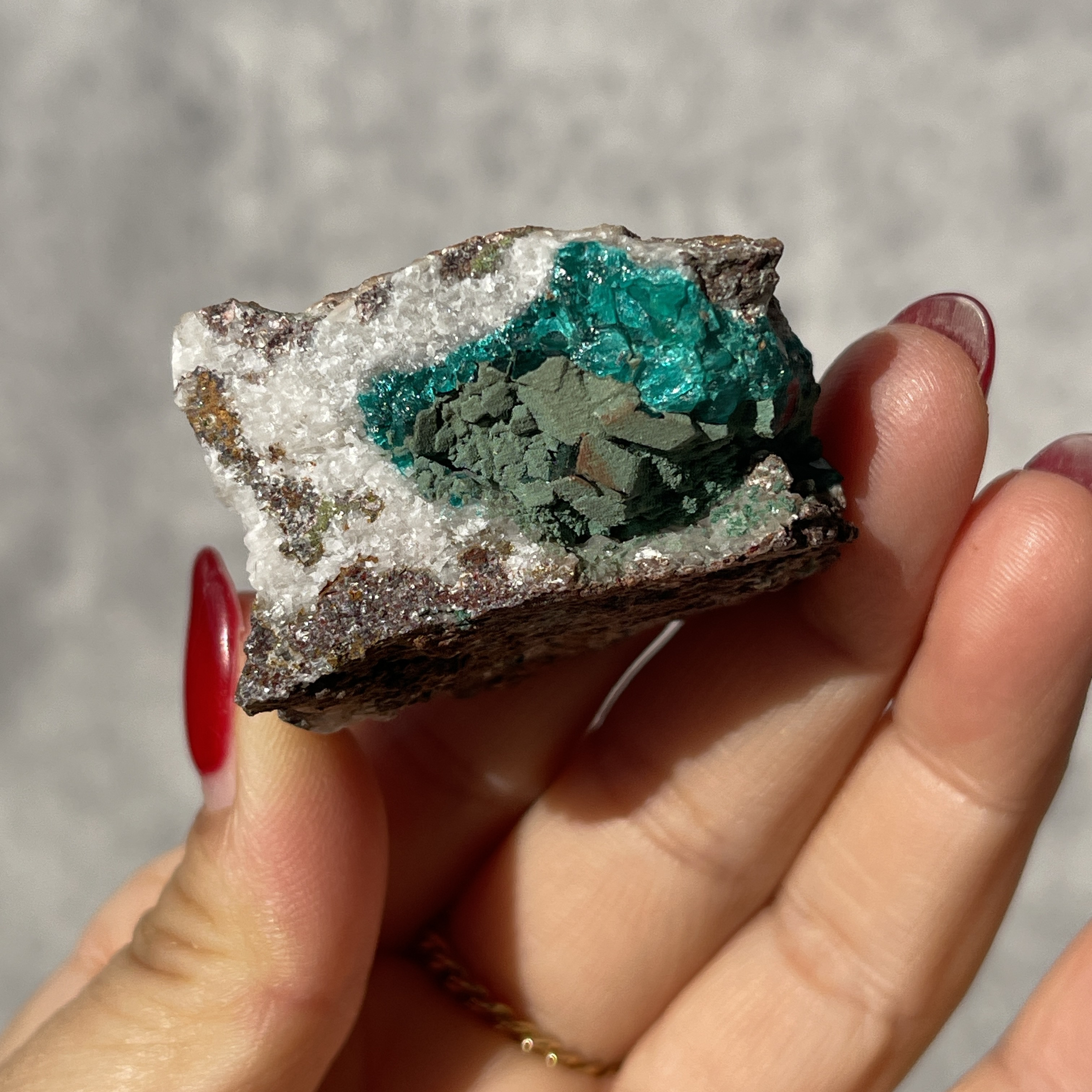 【一点もの】ナミビア・ツメブ鉱山産 ダイオプテーズ × カルサイト 原石｜オールドストック標本