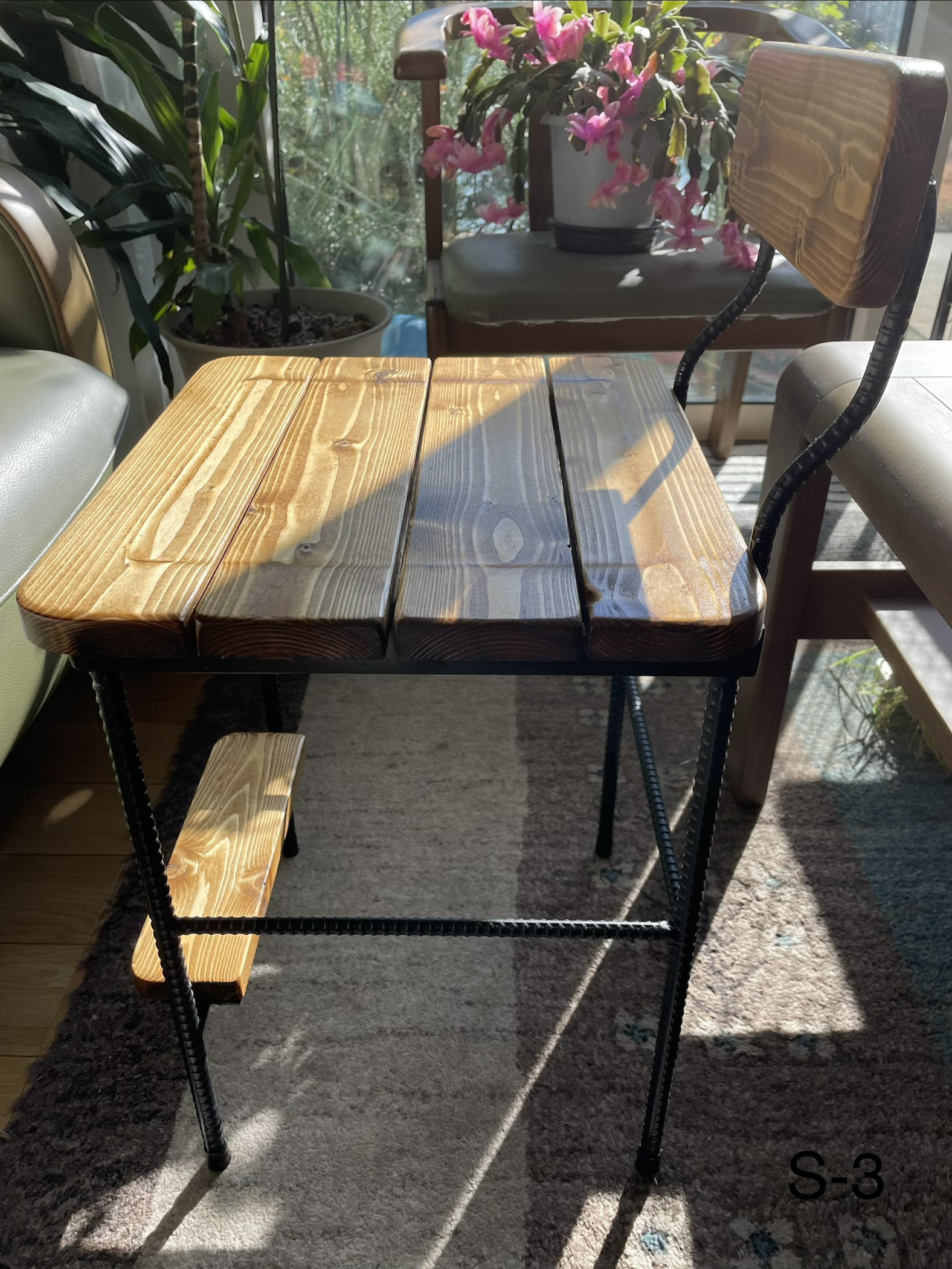 スチール　ウッドチェア　玄関椅子