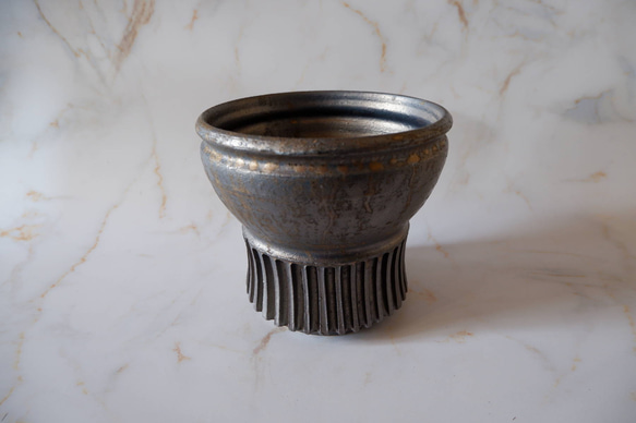 6号燻し金彩鎬鉢387　塊根植物　多肉植物　アガベ　盆栽　植木鉢　作家鉢　鉢台　沖縄 1枚目の画像