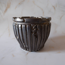 6号燻し金彩鎬鉢388　塊根植物　多肉植物　アガベ　盆栽　植木鉢　作家鉢　鉢台　沖縄 3枚目の画像