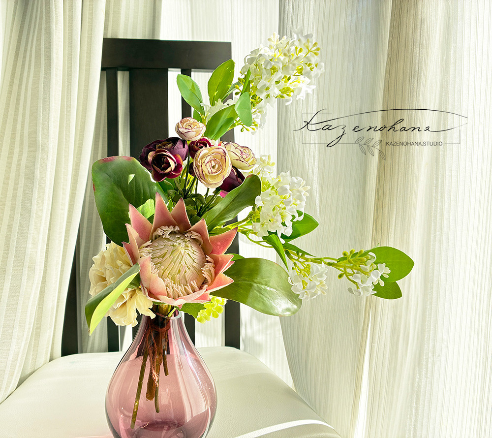 プロティアとシルクジャスミンをガラスの花瓶でスッキリと＊2026年新作＊一点物＊退職祝＊ギフト