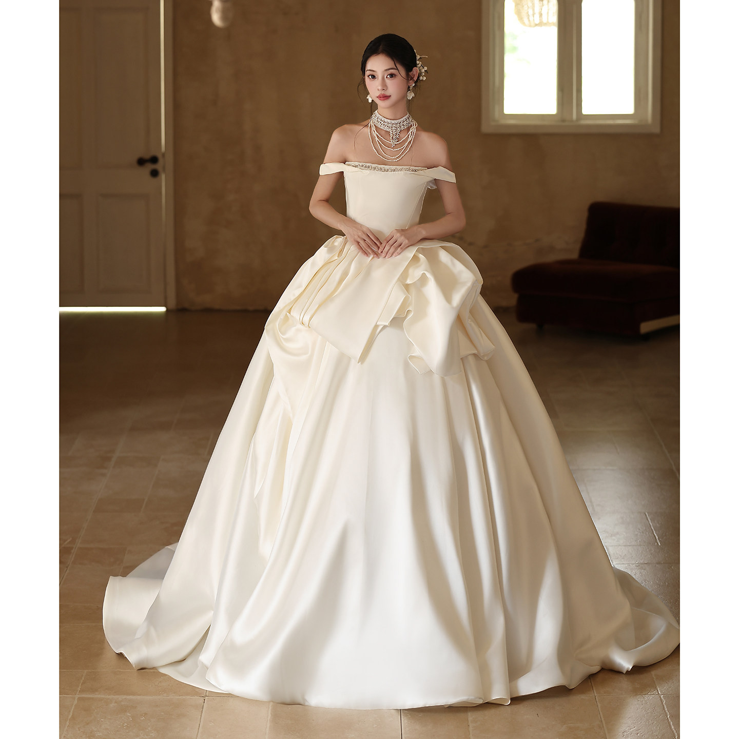 綺麗 白 オフショルダー ウェディングドレス 裾引き 上品 パーティー 結婚式 花嫁 前撮り 披露宴 A7269