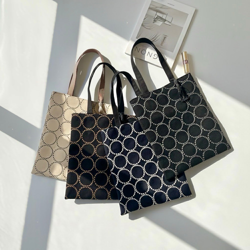 人と被らない着回しバッグ】ミナペルホネンdop刺繍生地と帆布のスリム