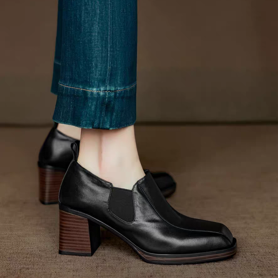 着痩せ効果抜群♡ 秒で着痩せ！！ストレッチ ブーティ ヒール 甘い系 フェミニンコーデ かわいい靴 サイドゴアブーツ