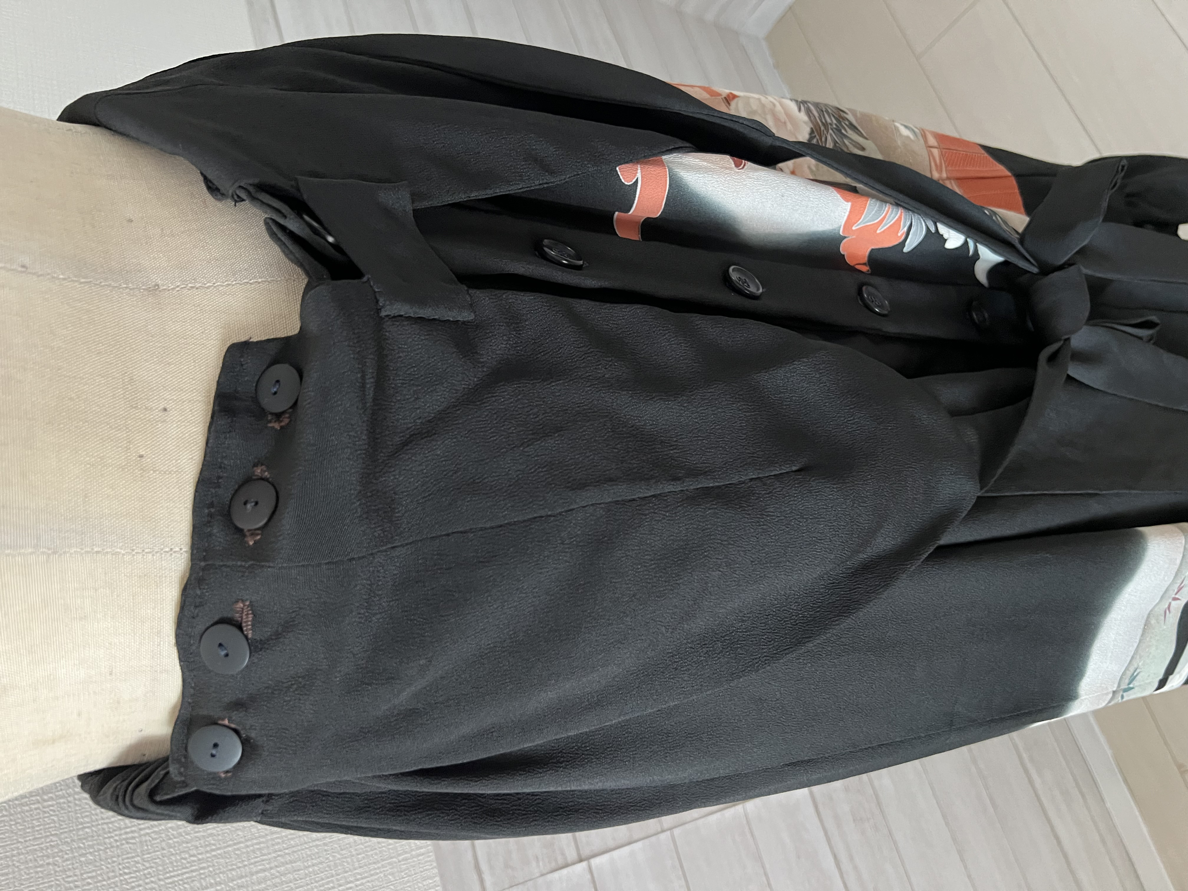 留袖リメイク/胸当て取り外し可能・フロントオープン・スカート／黒/シルク１００％/着物リメイク/高身長