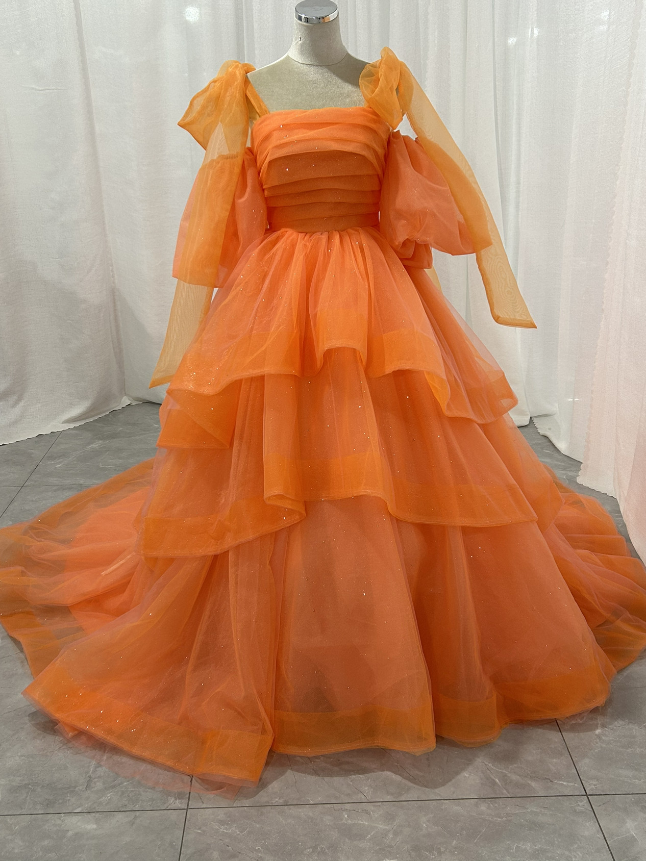 フランス風 カラードレス オレンジ パフスリーブ 取り外し可能な肩ベルト キラキラチュール 編み上げ 音楽会