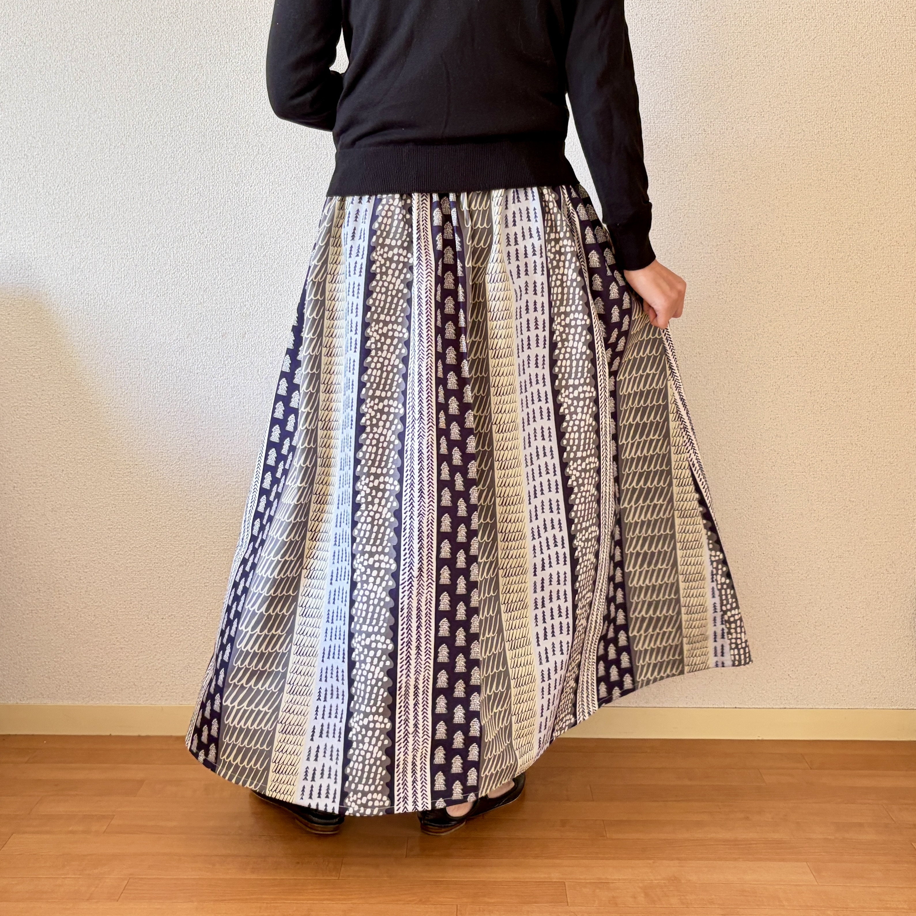 【2026新作】一年中楽しめる♪北欧テキスタイル ギャザースカート グレー　ウエスト変更可