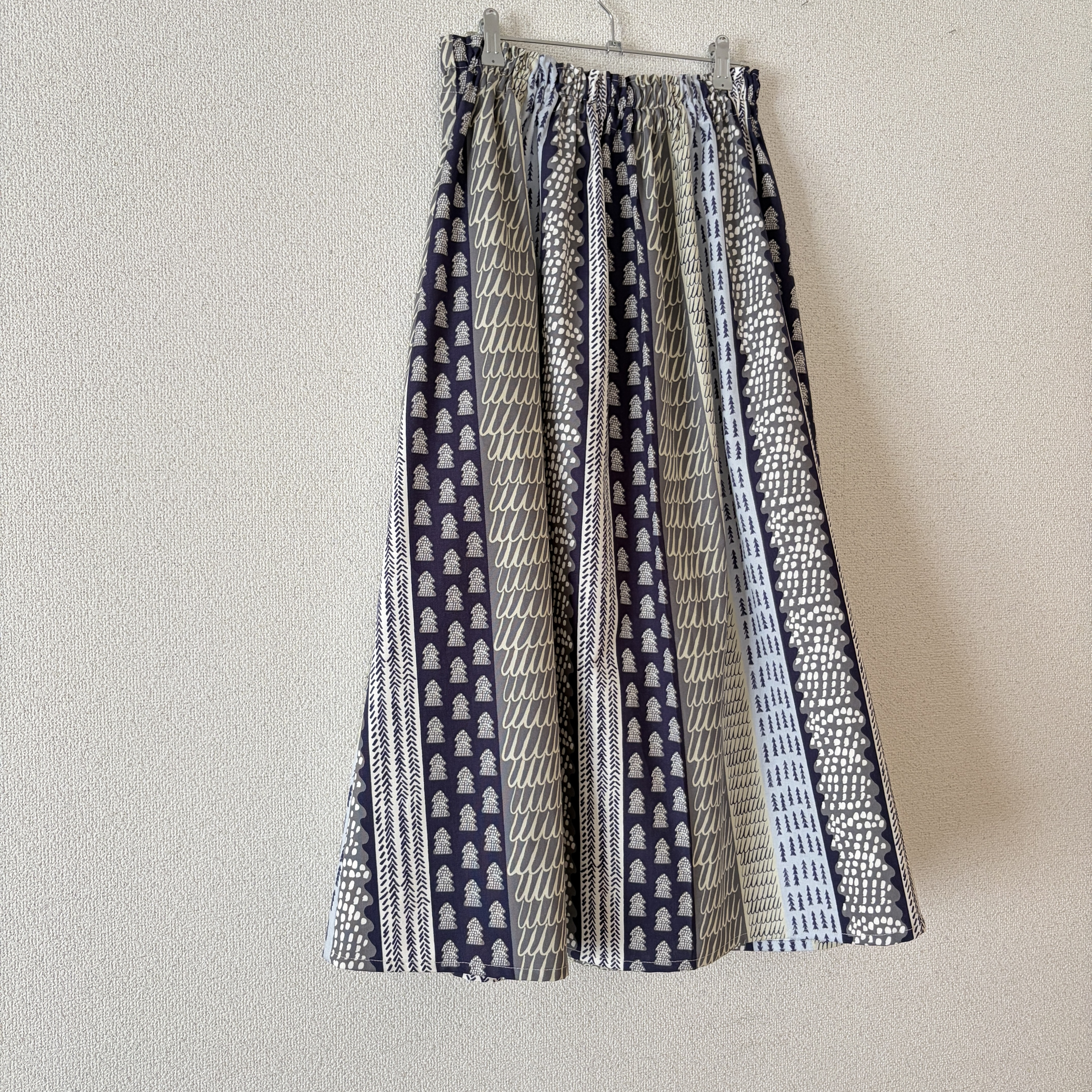 【2026新作】一年中楽しめる♪北欧テキスタイル ギャザースカート グレー　ウエスト変更可