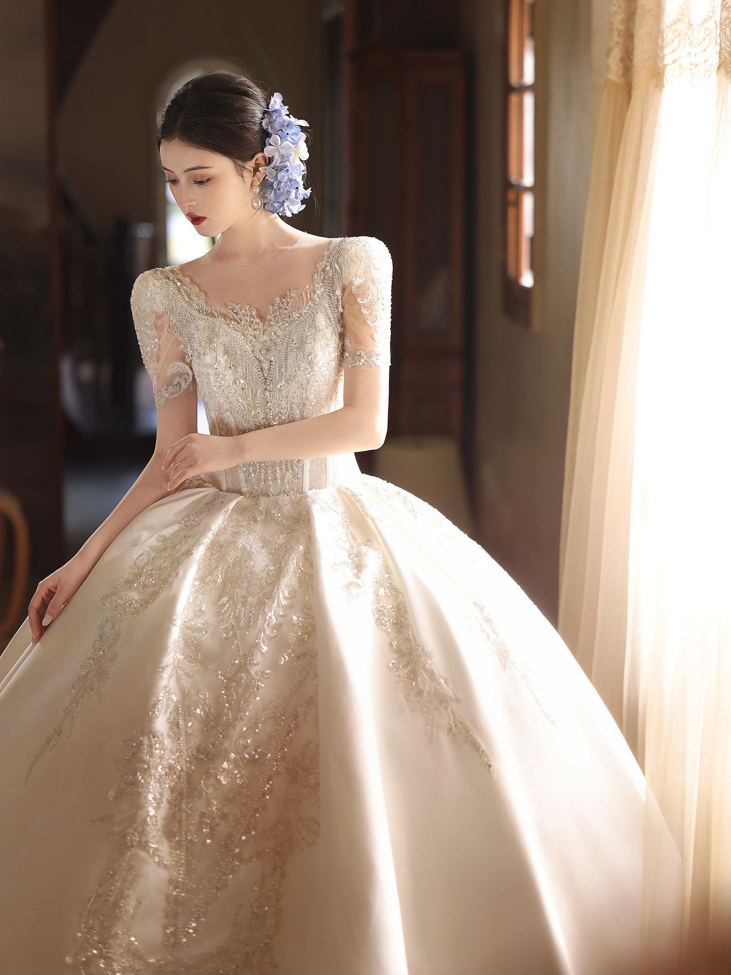 豪華 白 半袖 ふわふわ きらきら ウェディングドレス 綺麗 結婚式 花嫁 パーティー 前撮り 披露宴 A7282