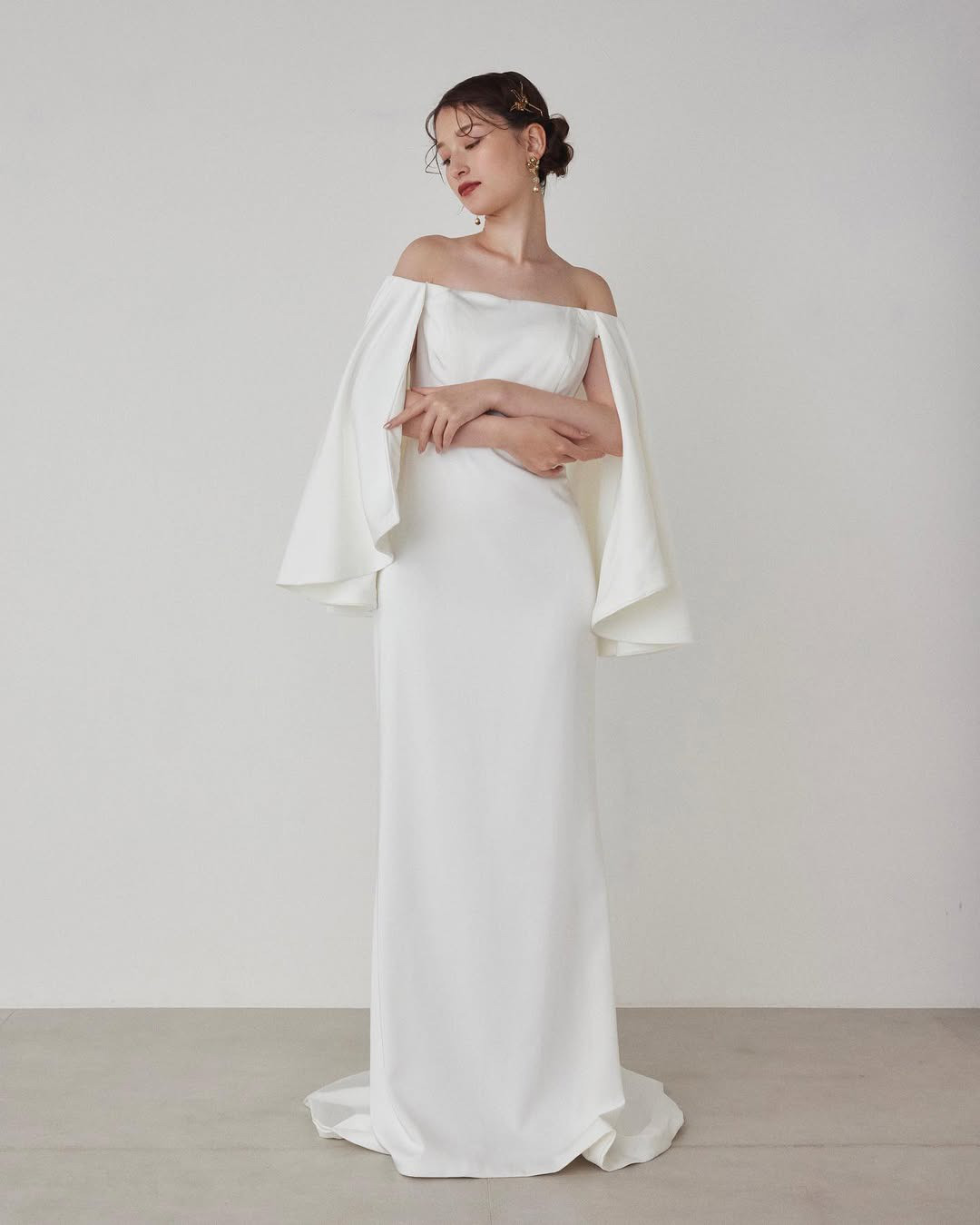高級感 白 サテン オフショルダー ウェディングドレス シンプル 韓国風 花嫁 披露宴 演奏会 前撮り HL1157