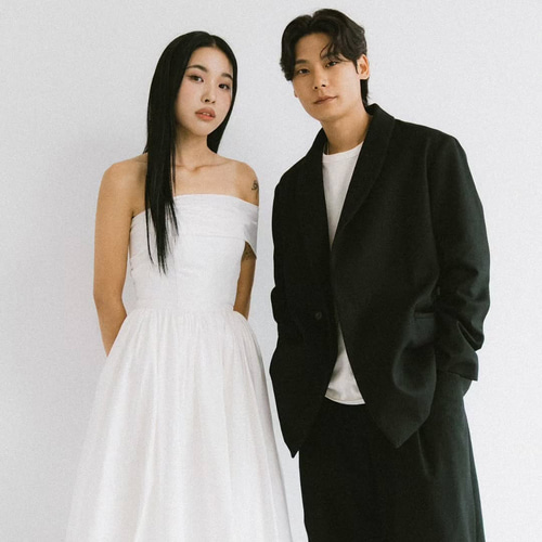 高級感 白 オフショルダー ウェディングドレス シンプル 韓国風 花嫁