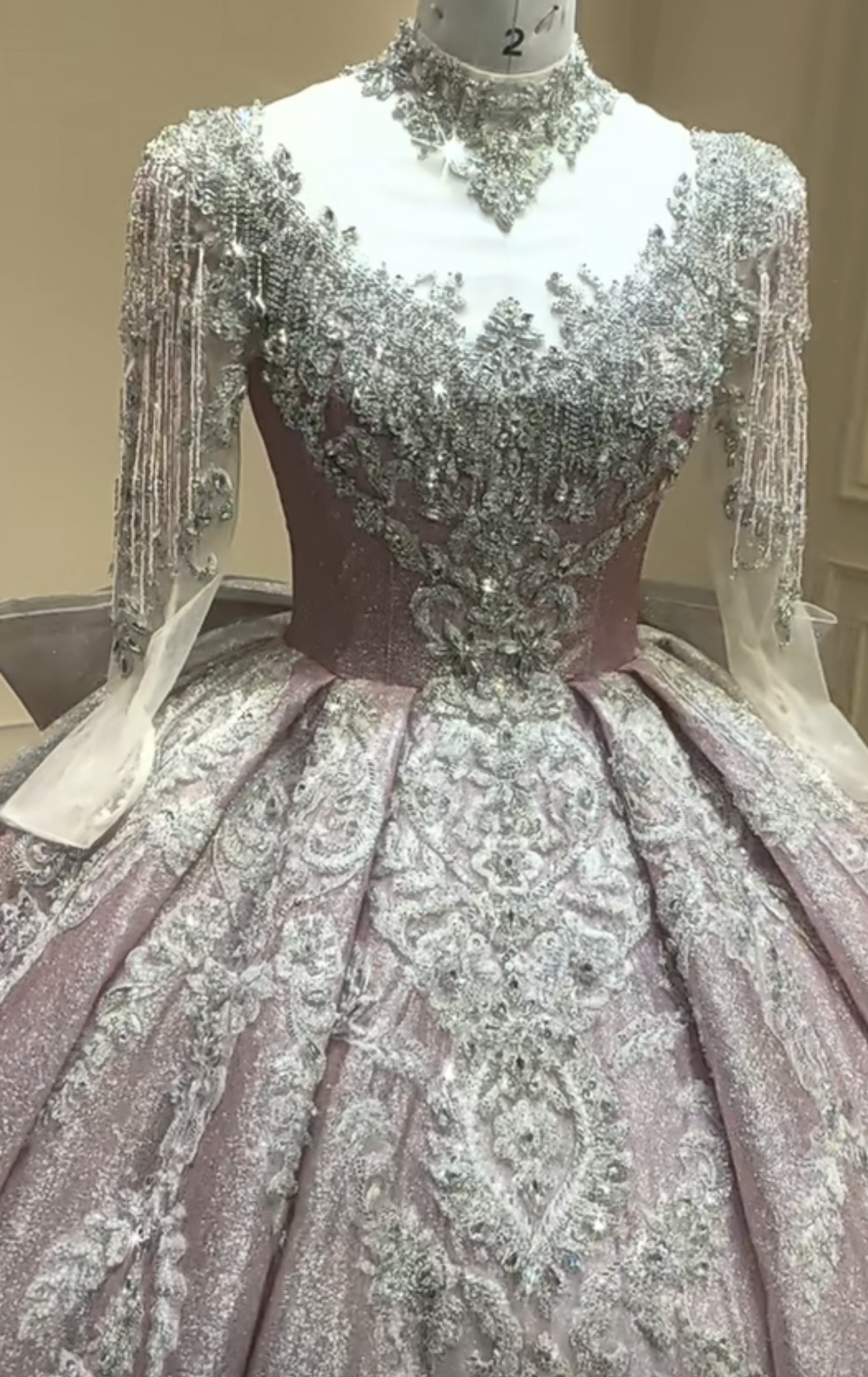 美品バックリボン　ピンクソフィア　カラードレス　背中空き　編み上げ　サイズオーダー可能ラメ入り　可愛いウェディングドレス