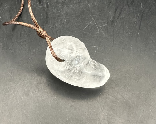 【霊石】宮崎ニニギ水晶　特大勾玉　精麻ネックレス☆証明書付 霊石】宮崎ニニギ水晶 特大勾玉 精麻ネックレス☆証明書付