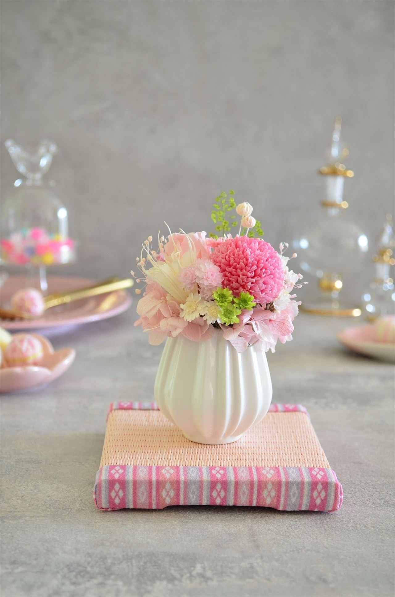 プリザーブドフラワーひな祭りミニ畳セット・薄桜色【桃の節句・初節句・フラワーギフト・母の日・敬老の日】 4,455円