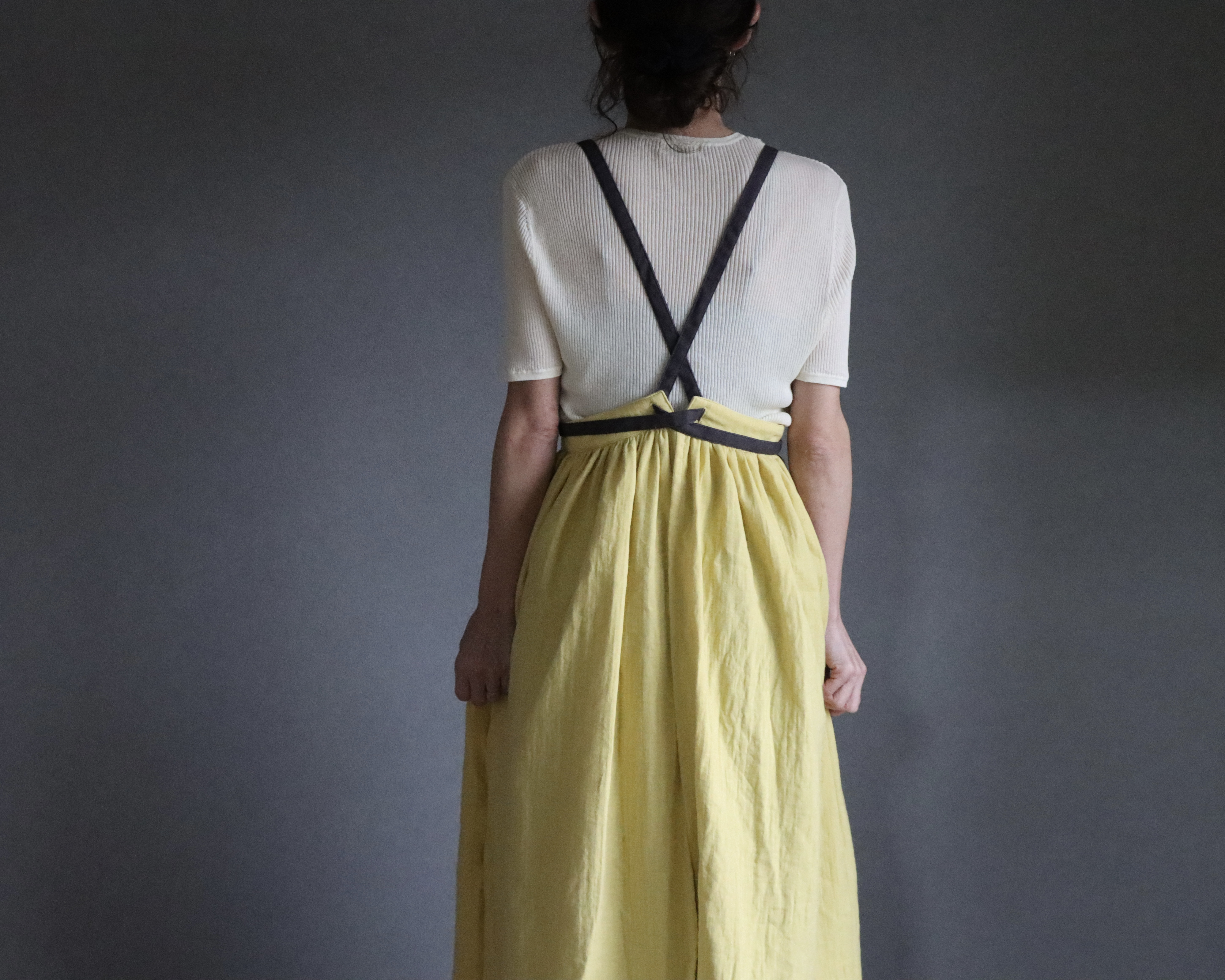 ふっくら厚さ2倍のとろみダブルガーゼとコットンリネンのリボンのギャザーたっぷりバイカラーエプロン／カナリーイエロー