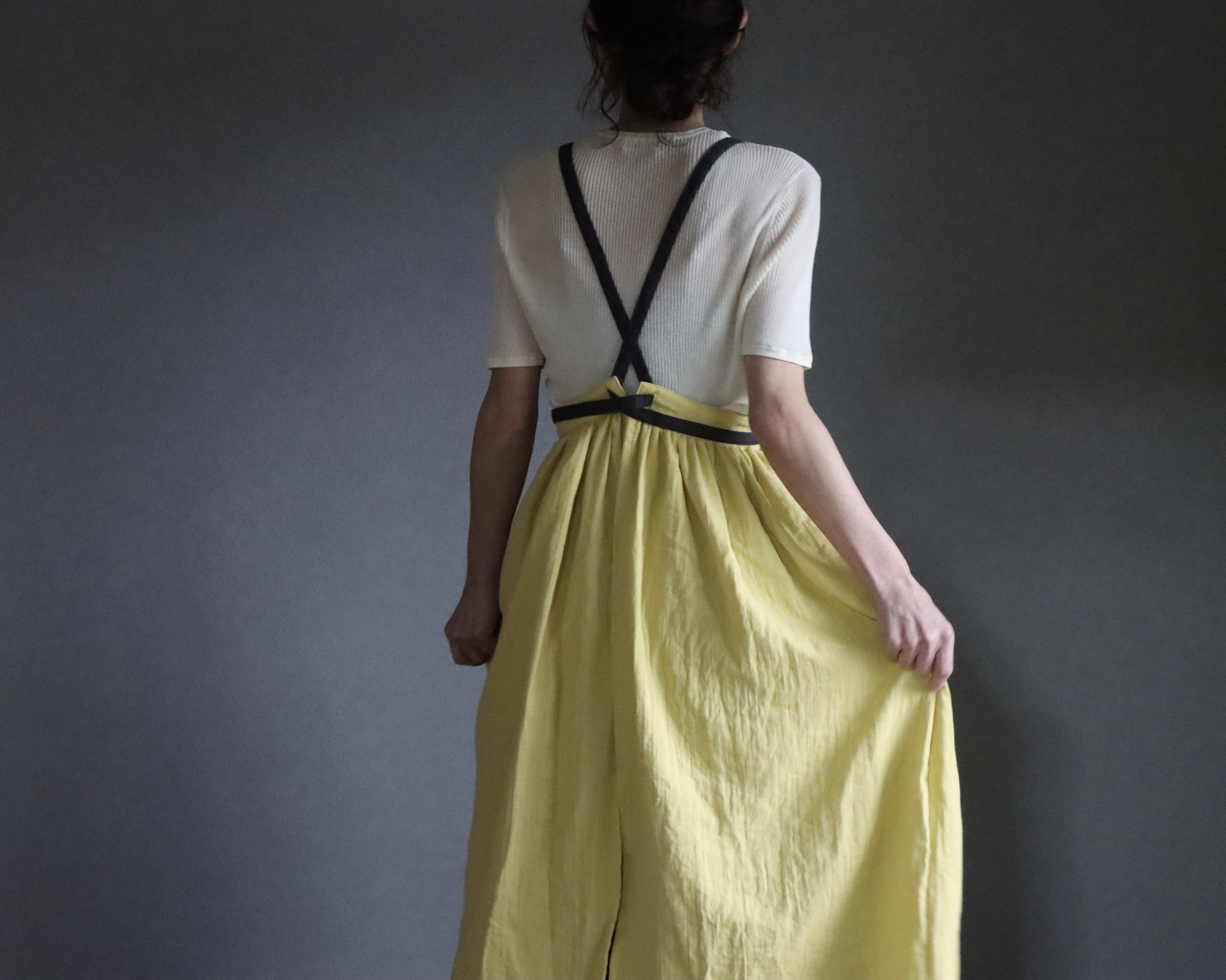 ふっくら厚さ2倍のとろみダブルガーゼとコットンリネンのリボンのギャザーたっぷりバイカラーエプロン／カナリーイエロー