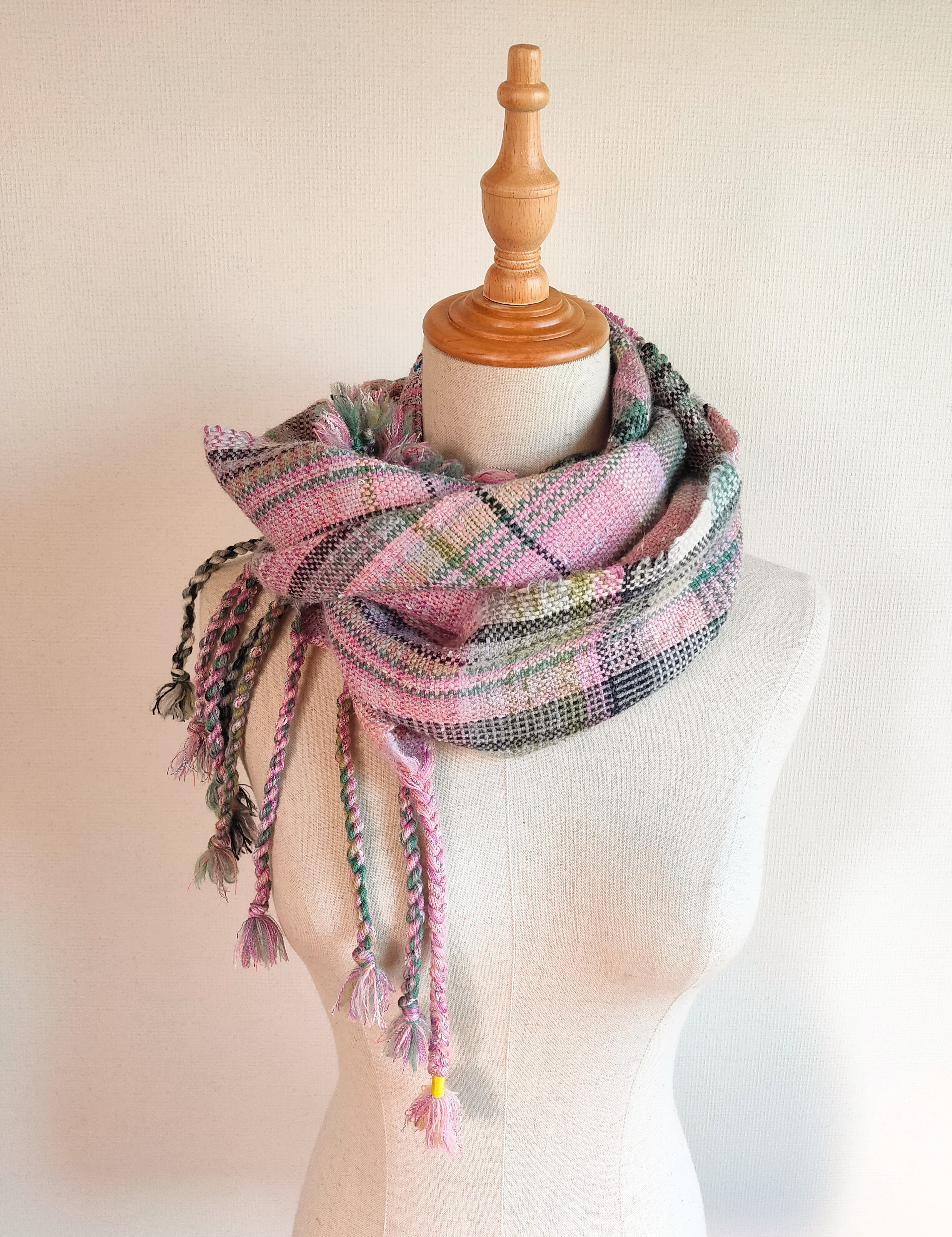 ピンクと緑　寄植えマフラー