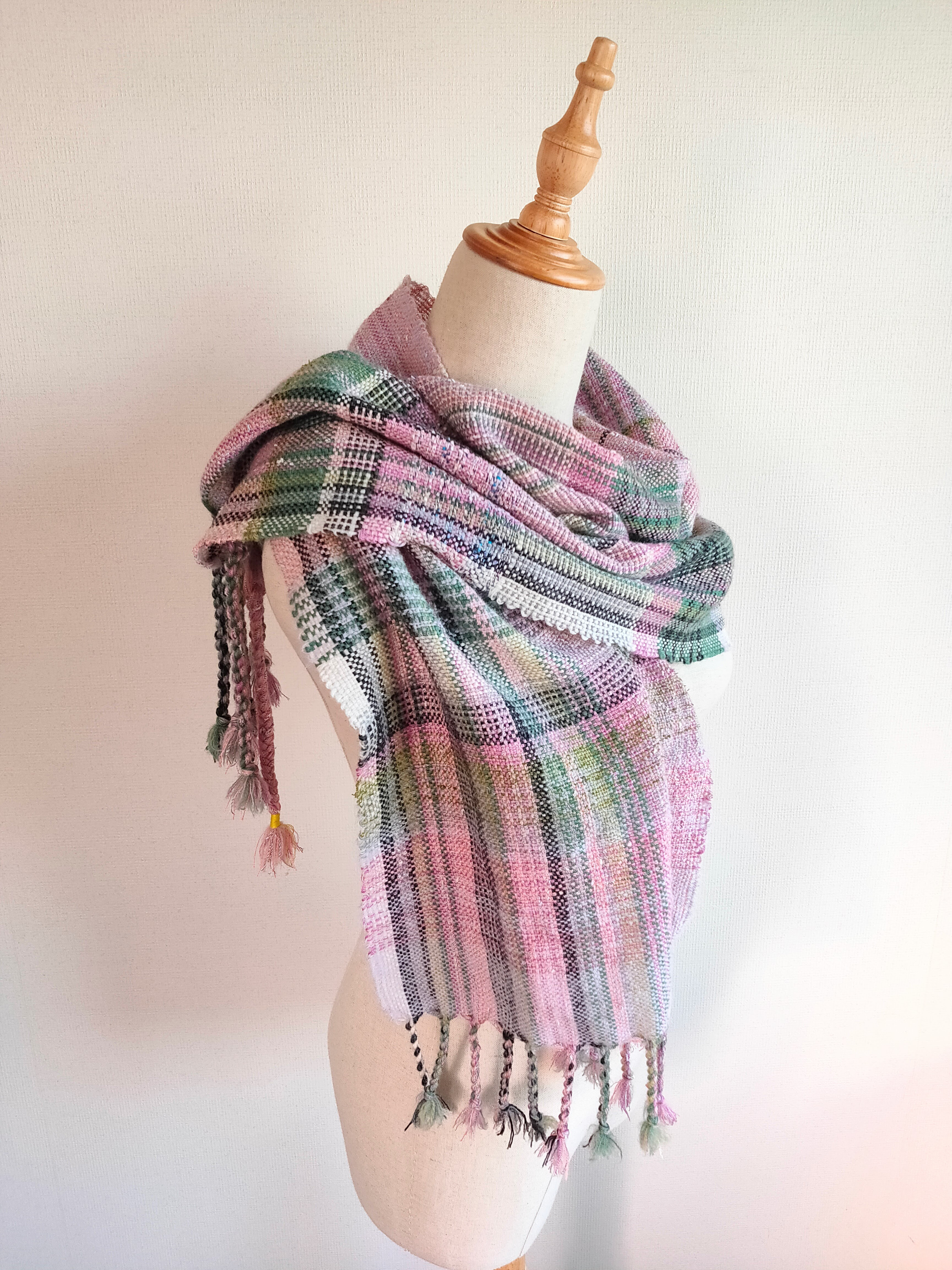 ピンクと緑　寄植えマフラー