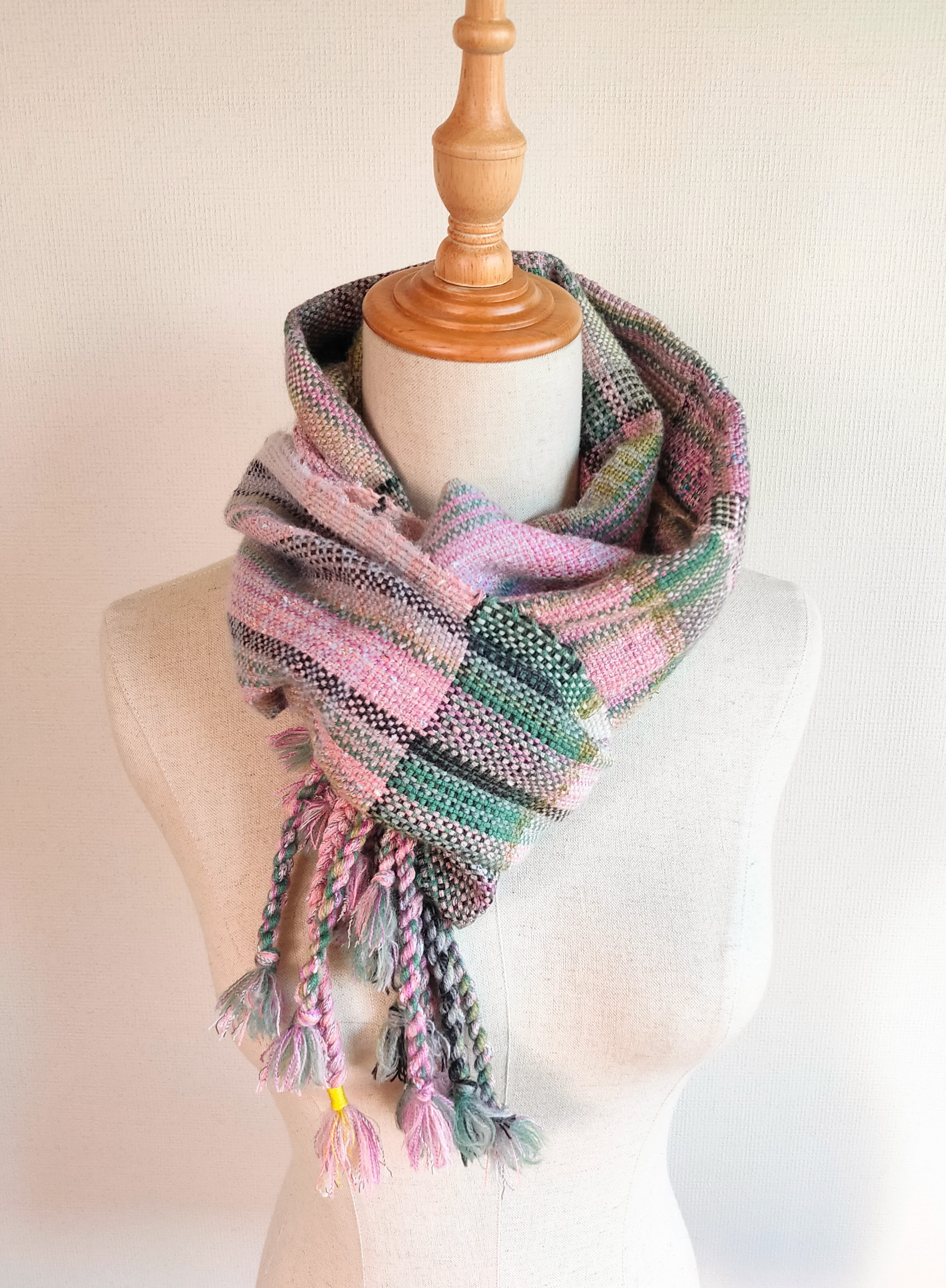 ピンクと緑　寄植えマフラー