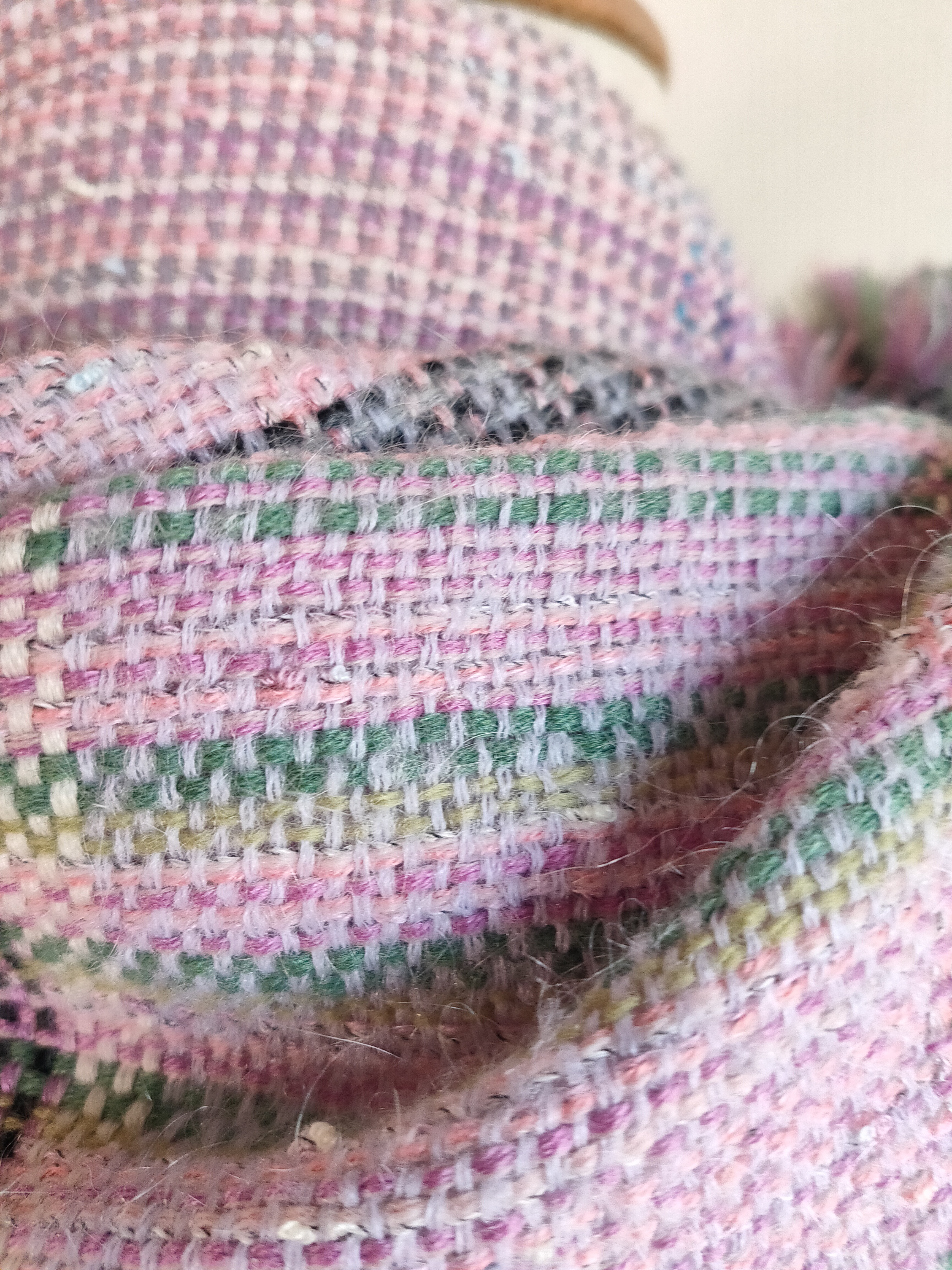 ピンクと緑　寄植えマフラー