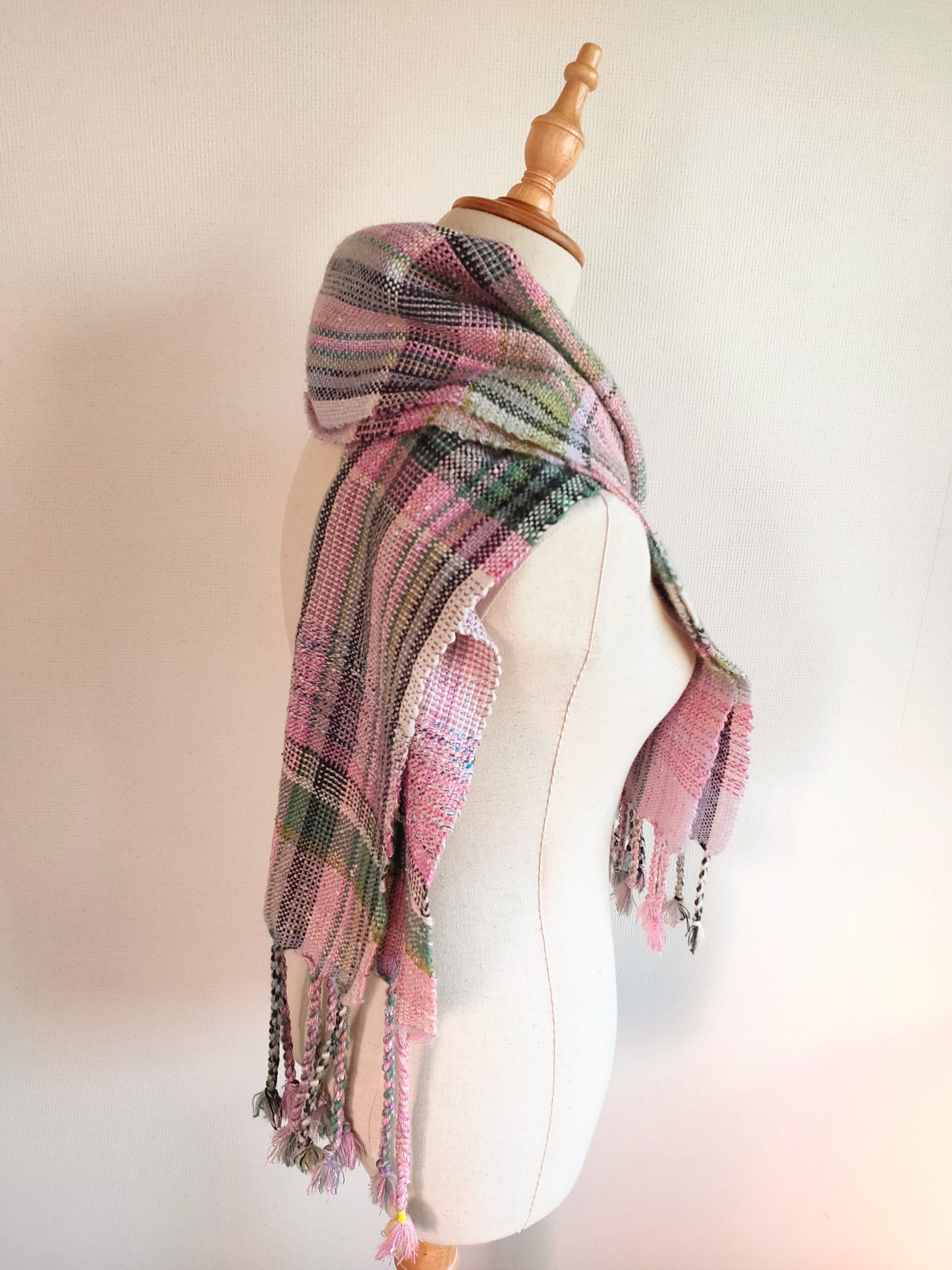 ピンクと緑　寄植えマフラー