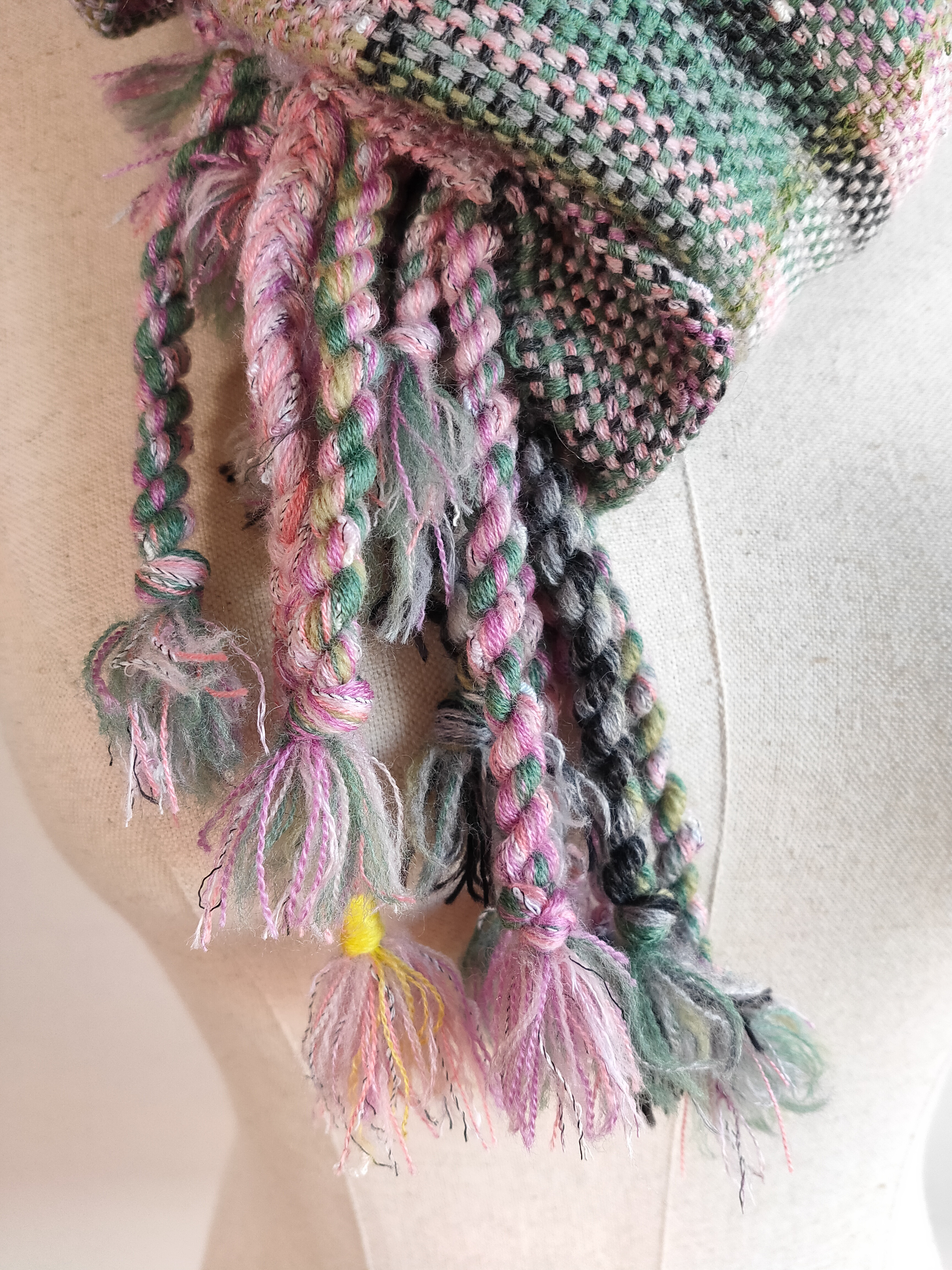 ピンクと緑　寄植えマフラー