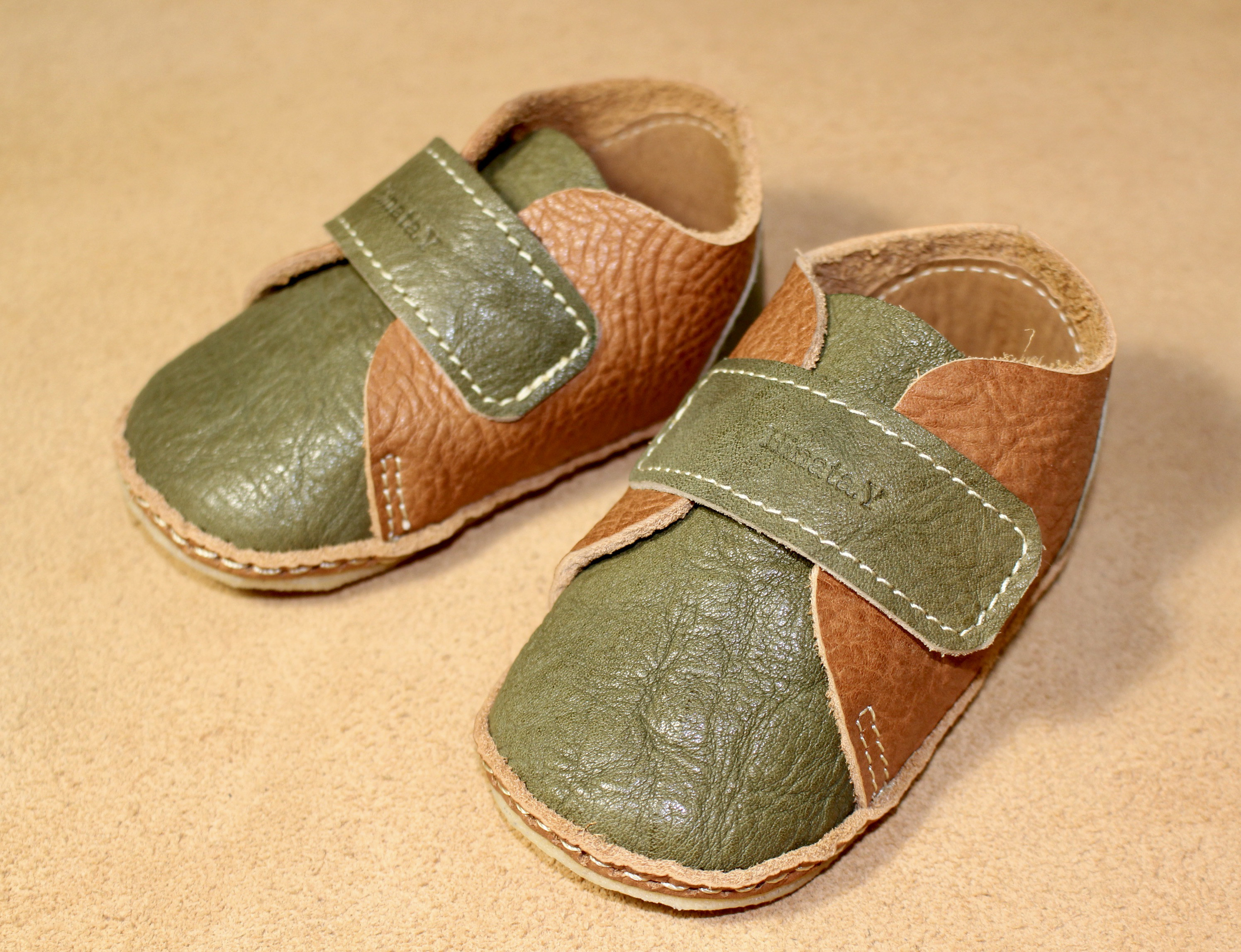 ファーストシューズ　ベビーシューズ　名前の刻印　カラーオーダー承ります