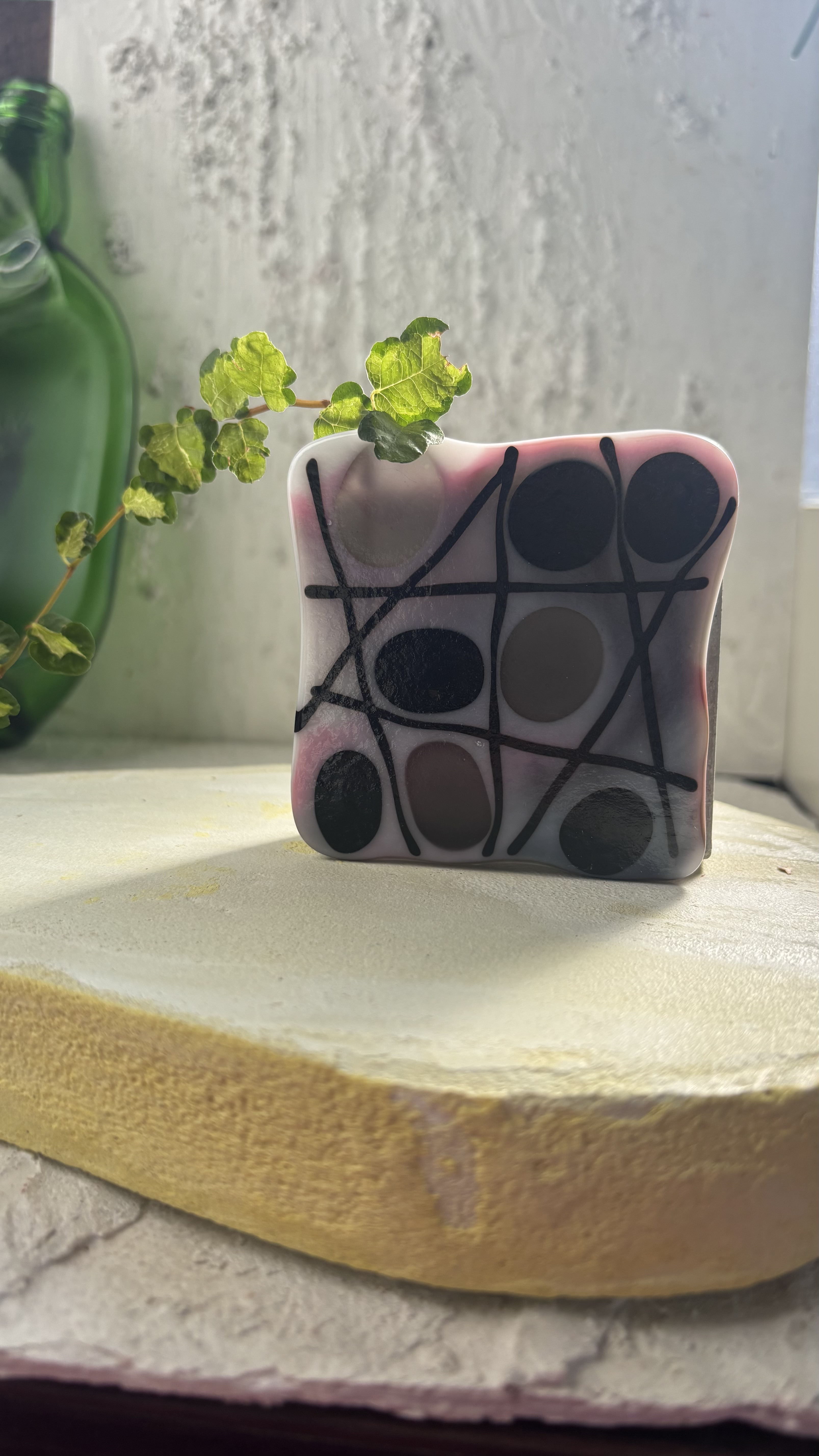 抽象アートガラスの一輪挿し