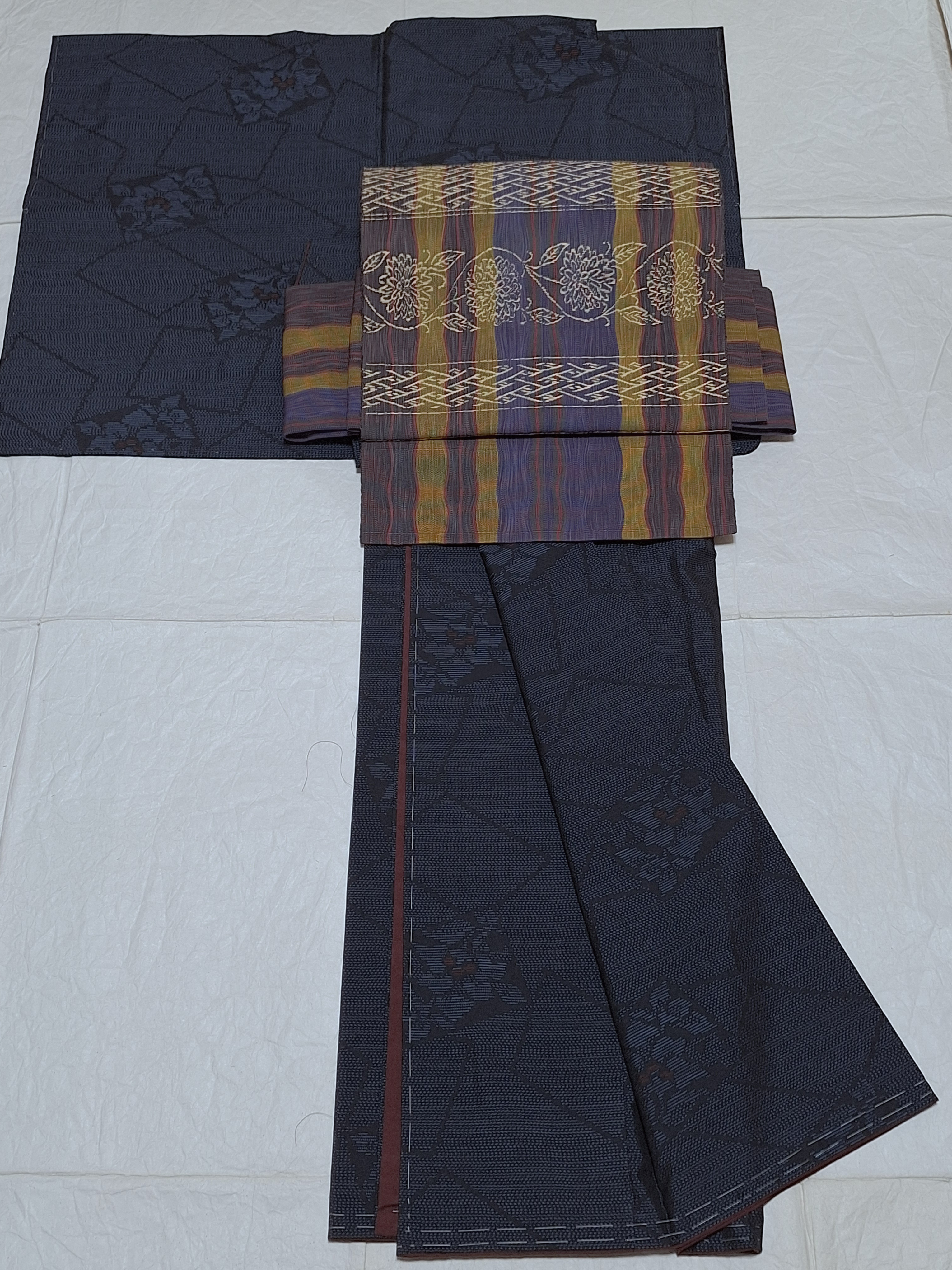 【新作】【少し細身】ワンタッチ着物　くらわん着物　正絹大島紬リメイク　四角花文様　簡単着物　(帯は別売)