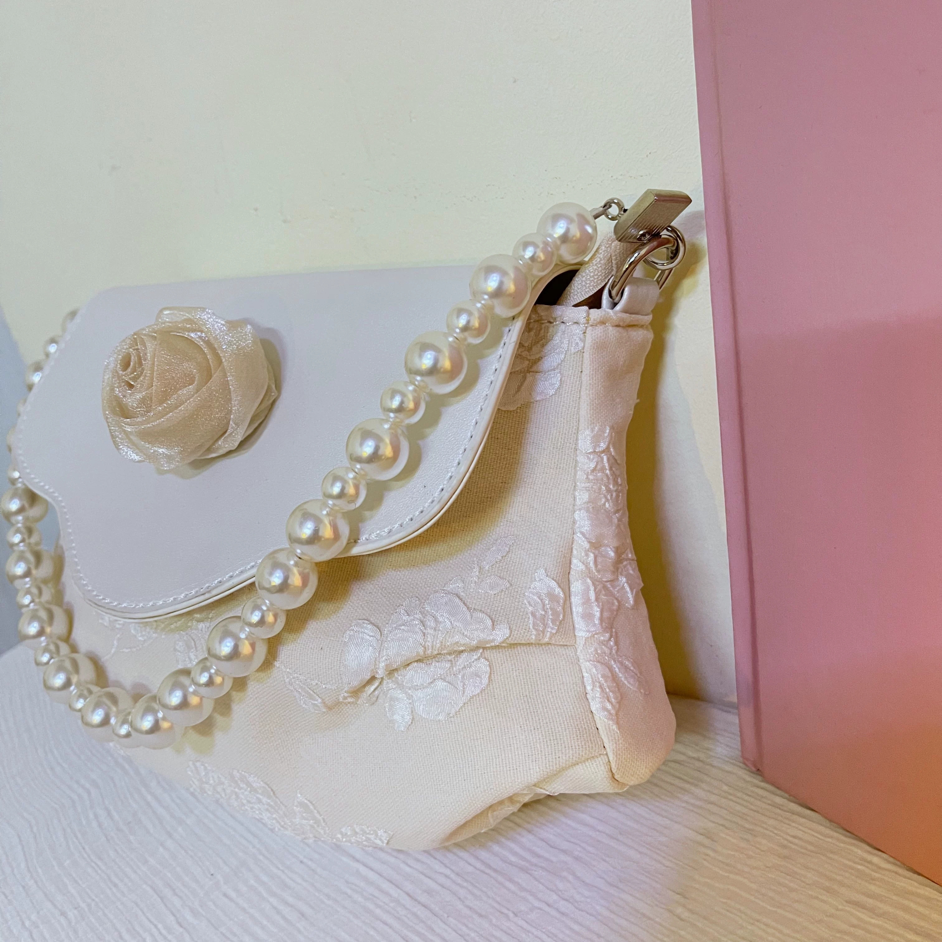 ♡クラッチバッグ　可愛いパーティーバッグ9～14日届け送料込み
