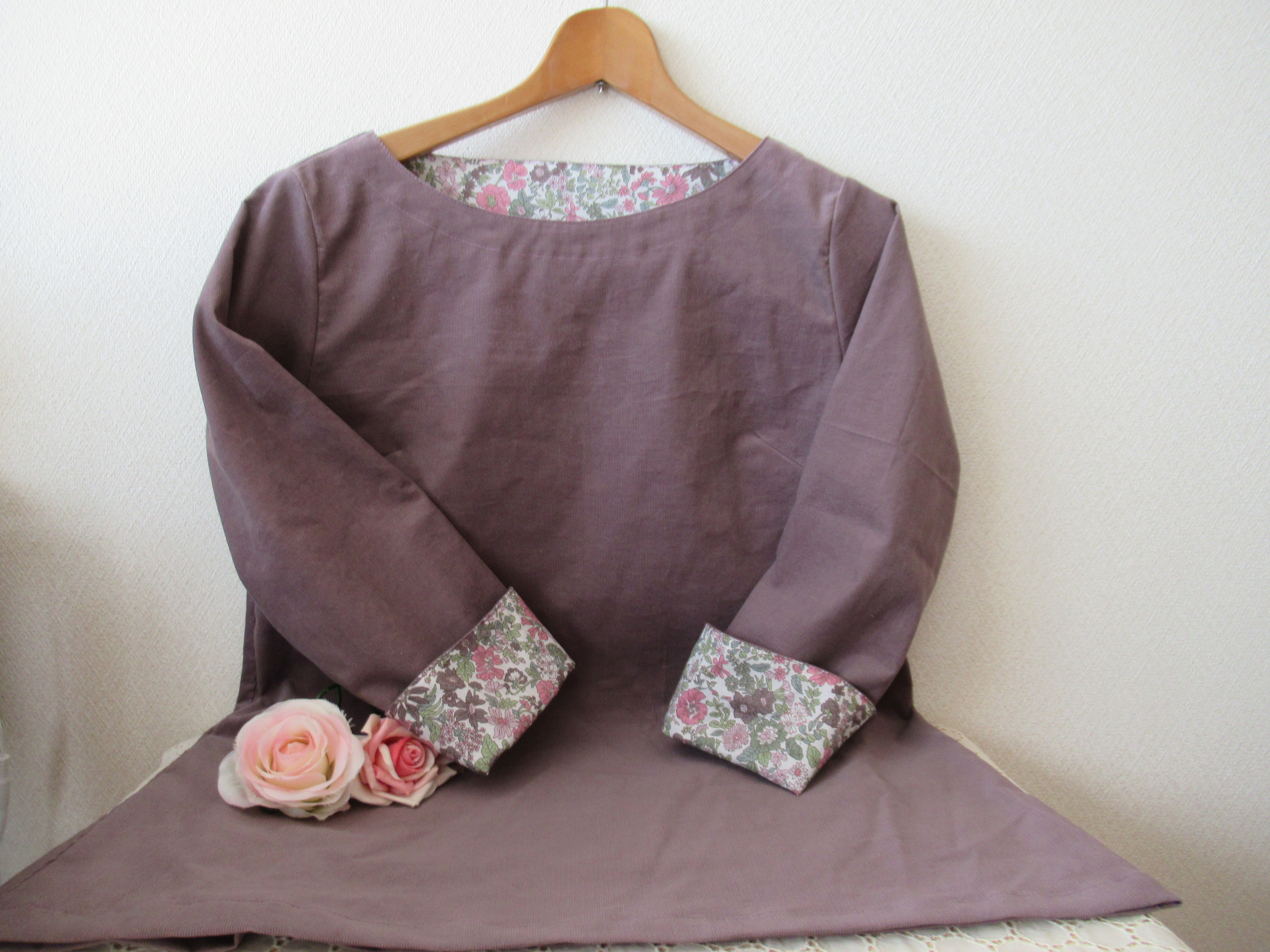 ベルベットコーデュロイ❛モーヴ❜＆タナローン❛エミリー❜でボートネッククブラウスM～Lサイズ♪