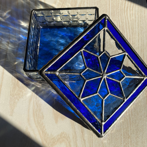 ♢蓋つきのアクセサリーケース♢ブルー系 ステンドグラス サン