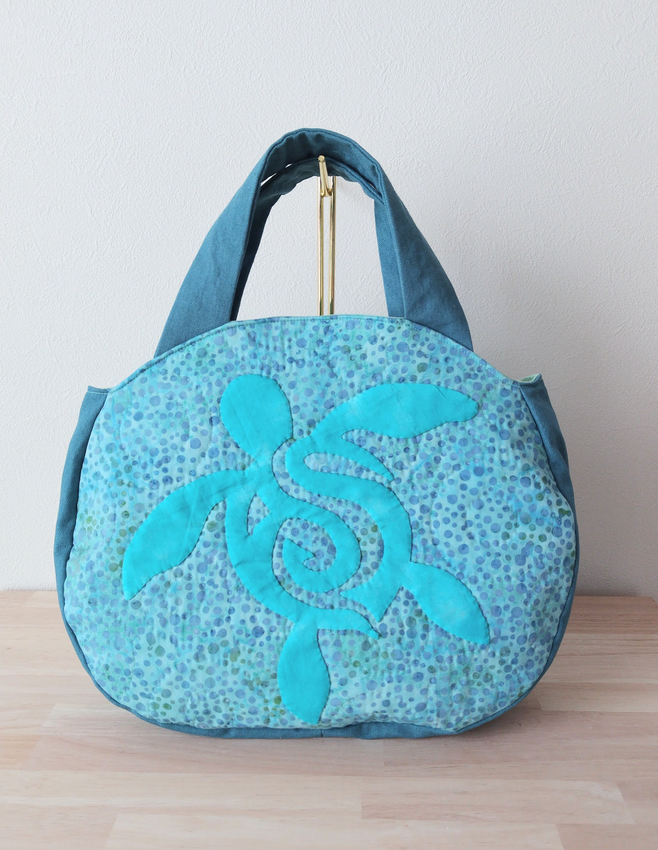 【ハワイアンキルト】☆送料込み☆丸型トートバッグ