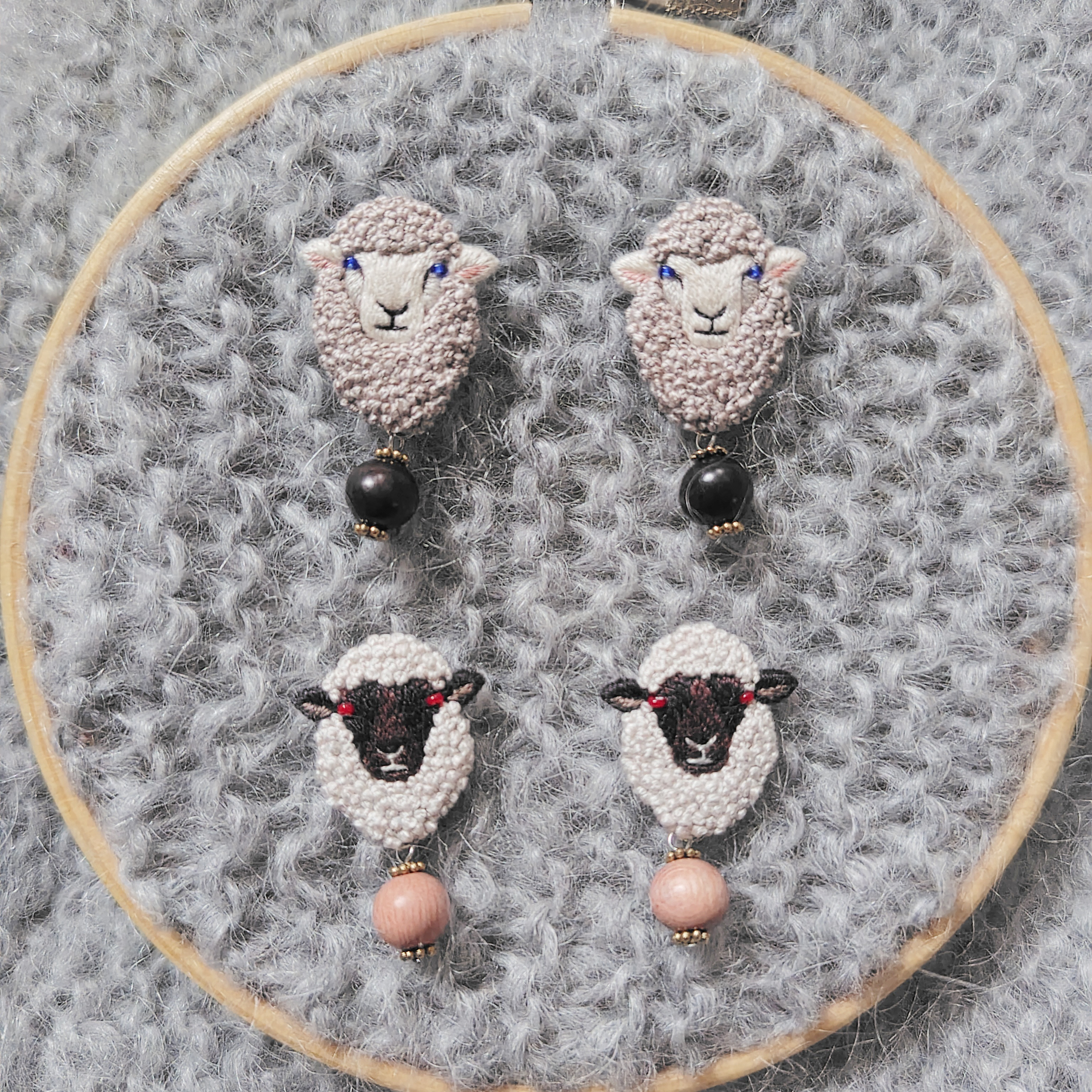 [picture book]―Sheep／刺繍ピアス ☆受注制作